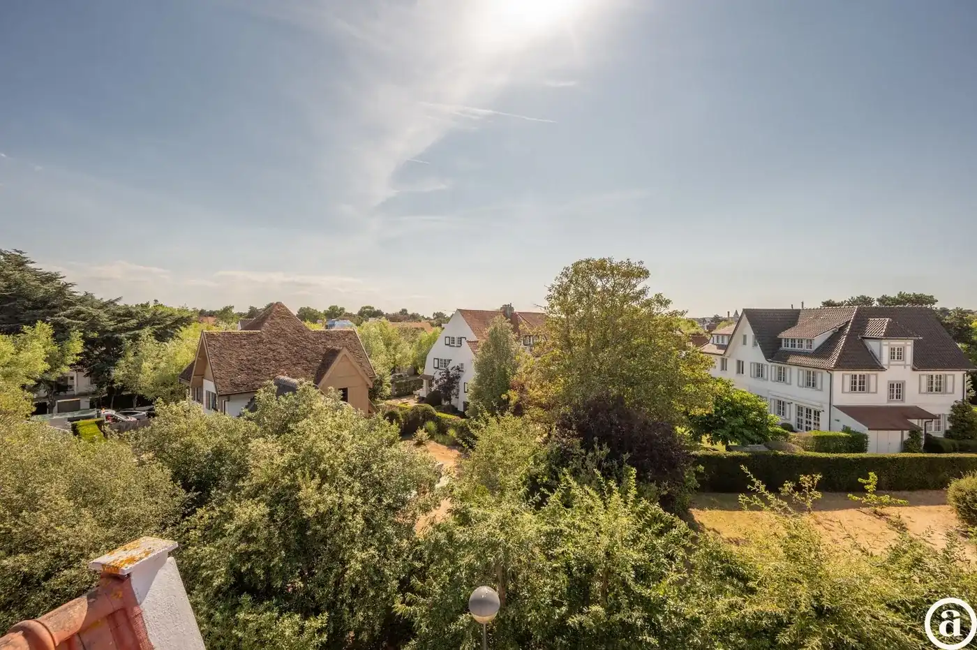 Charmante woning vlakbij Dominicanenkerkje in hartje Zoute. foto 3