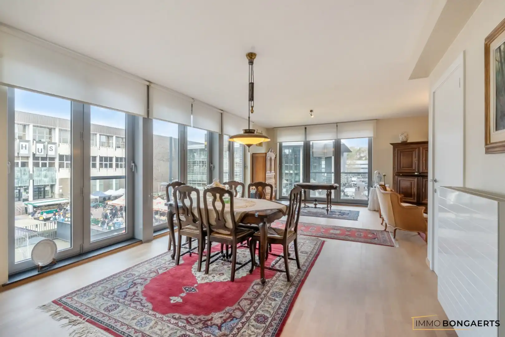 Ruim appartement met zicht op het stadsplein in het centrum van Genk foto 10