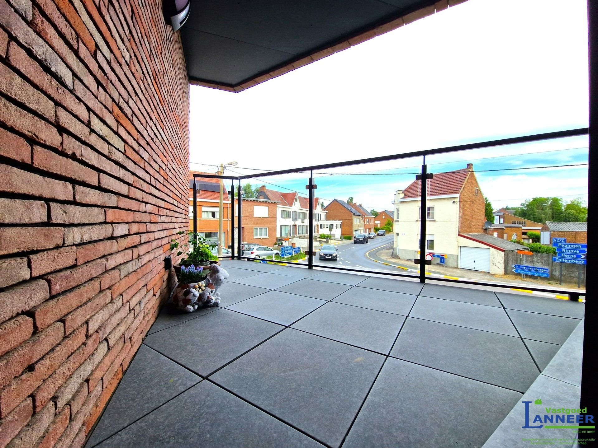 Appartement 2slpkmrs te huur te Galmaarden foto {{pictureIndex}}