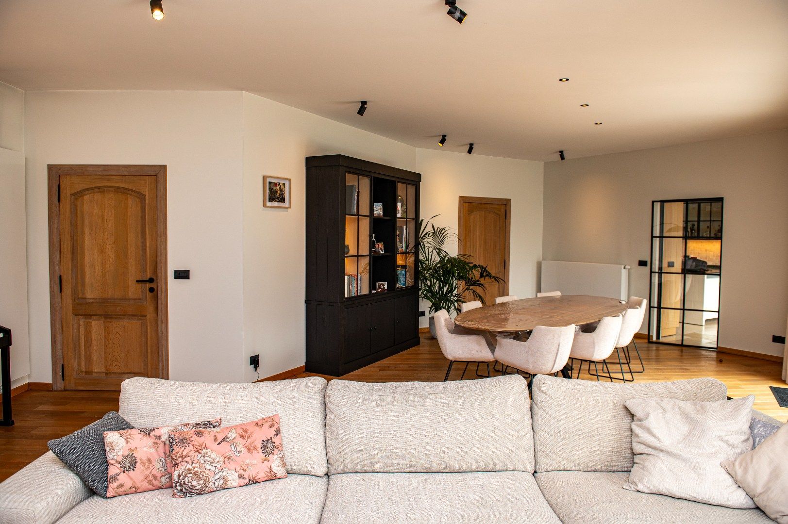 Prachtige landelijke villa met zwemvijver en paardenfaciliteiten 13.459m² foto 12