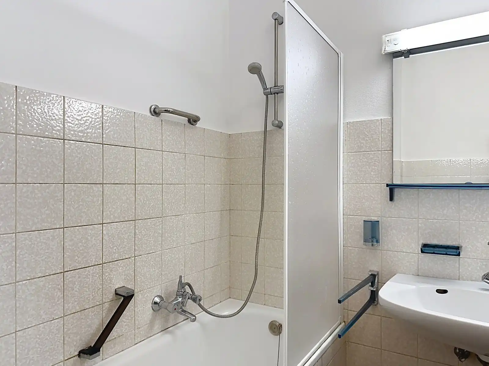 Rustig gelegen appartement met twee slaapkamers foto 20