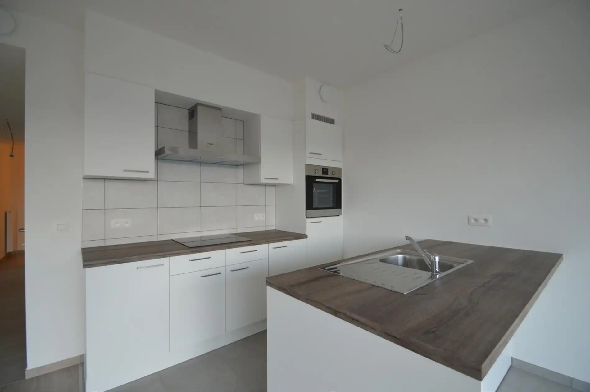 Hedendaags degelijk appartement met 2 slaapkamers in residentiële woonwijk Heuveldal. Garage inbegrepen in de huurprijs ! foto 6