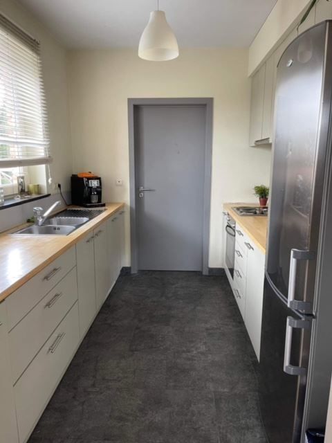 Twee slaapkamer appartement + carport foto 10