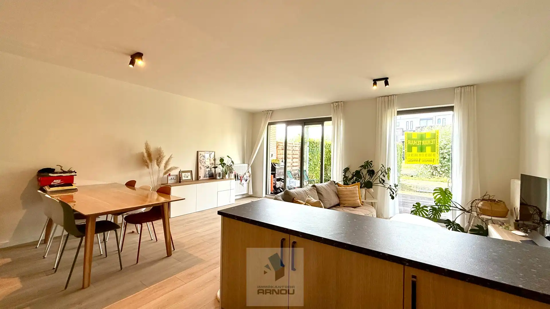 Centraal gelegen, gelijkvloers appartement met 2 slaapkamers en ruim terras met zicht op de Leie foto 5