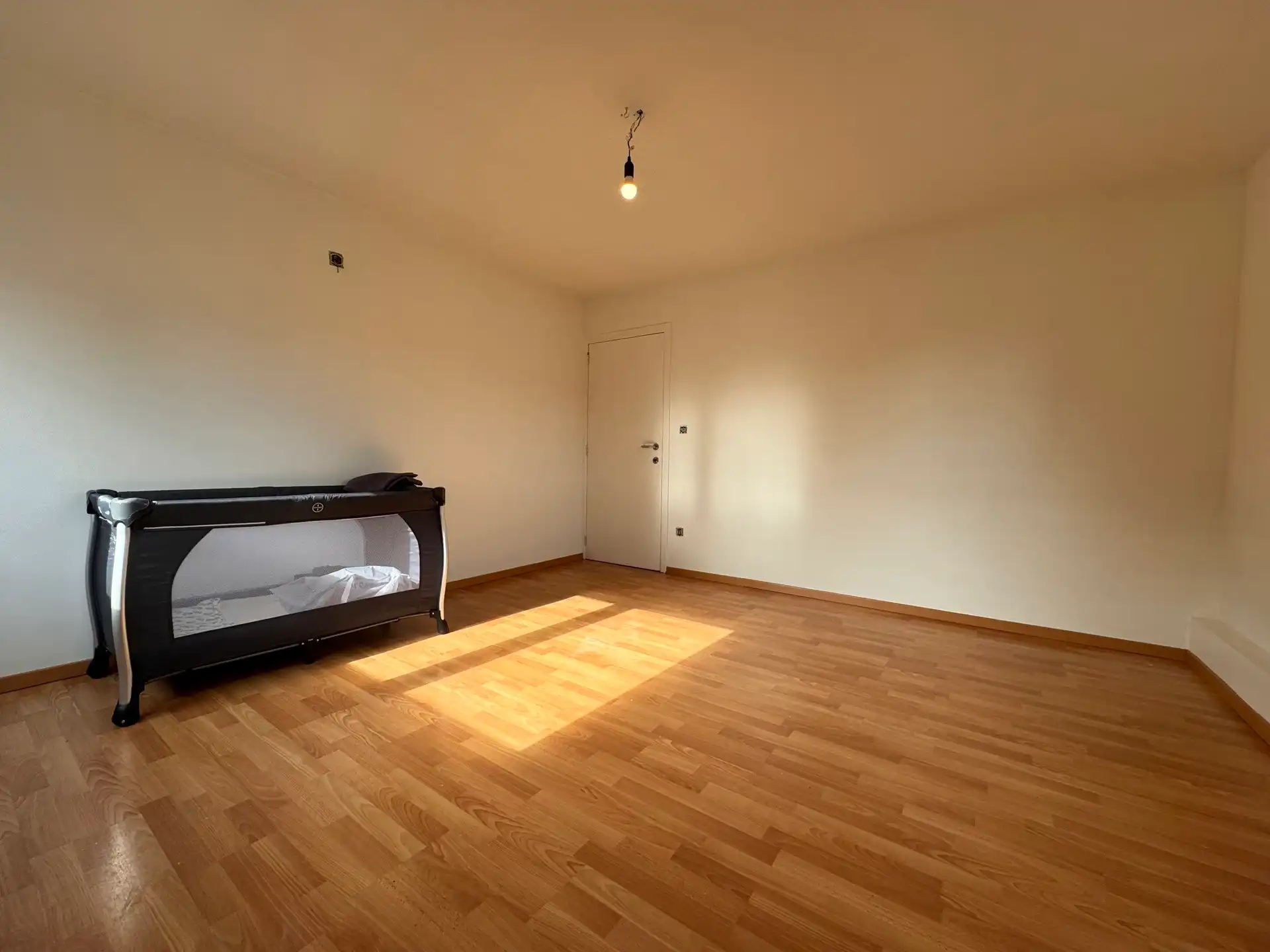 Woning met drie slaapkamers en tuin foto 9