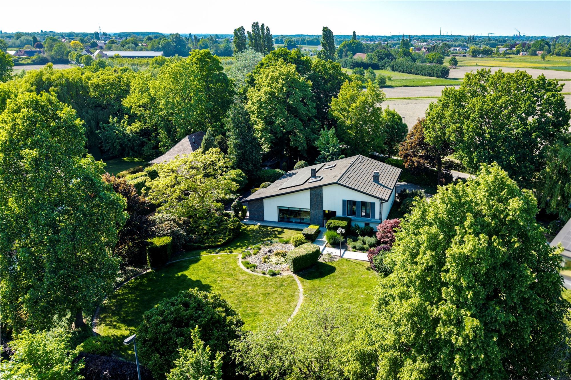 Ruime villa met 5 slpks en 3 bdks op een preceel van 2128m² foto 26