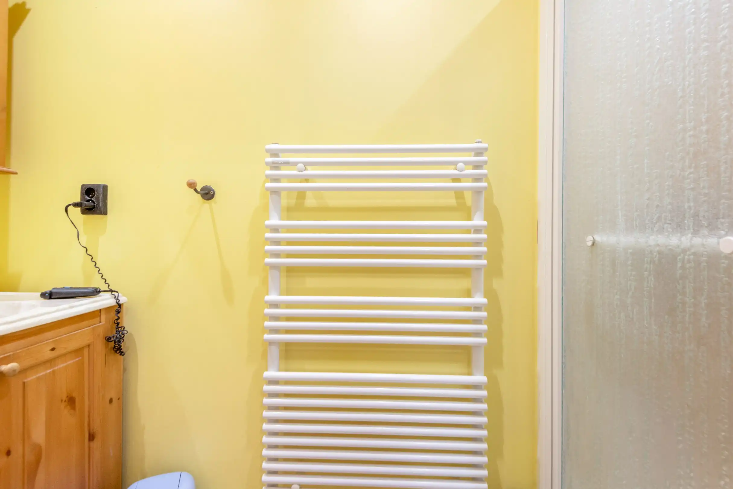 Ruime Bel-étage woning gelegen in het centrum van Knokke met garage/loods van 135m² foto 17