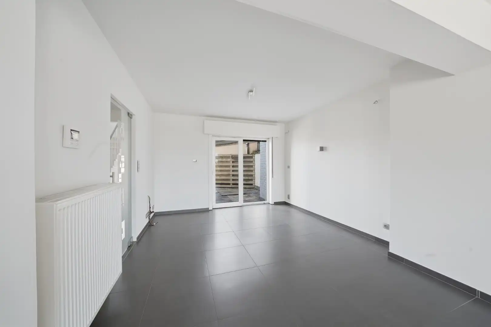 Volledig gerenoveerde bel-étage met ruime garage te Oostende foto 7