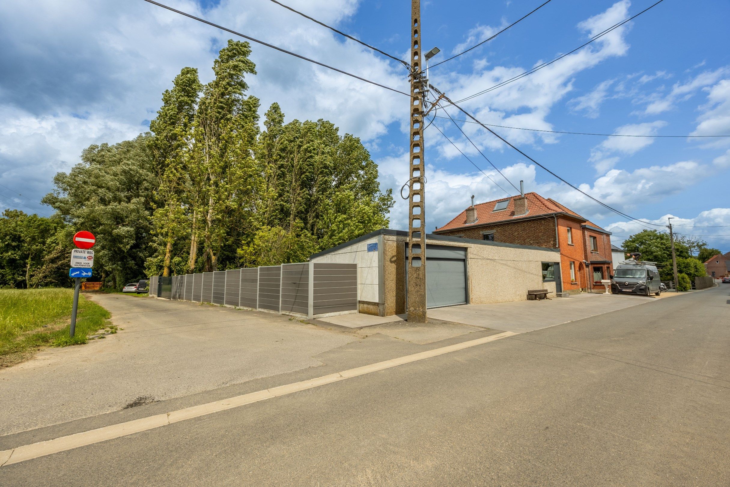 KLOEKE GEZINSWONING MET MAGAZIJN OP 737M² foto 25