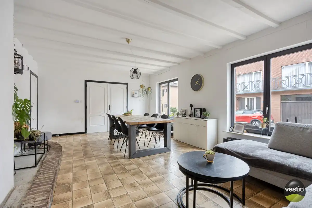 HALF VRIJSTAANDE WONING MET 4SLPK TE EIGENBILZEN. foto 8