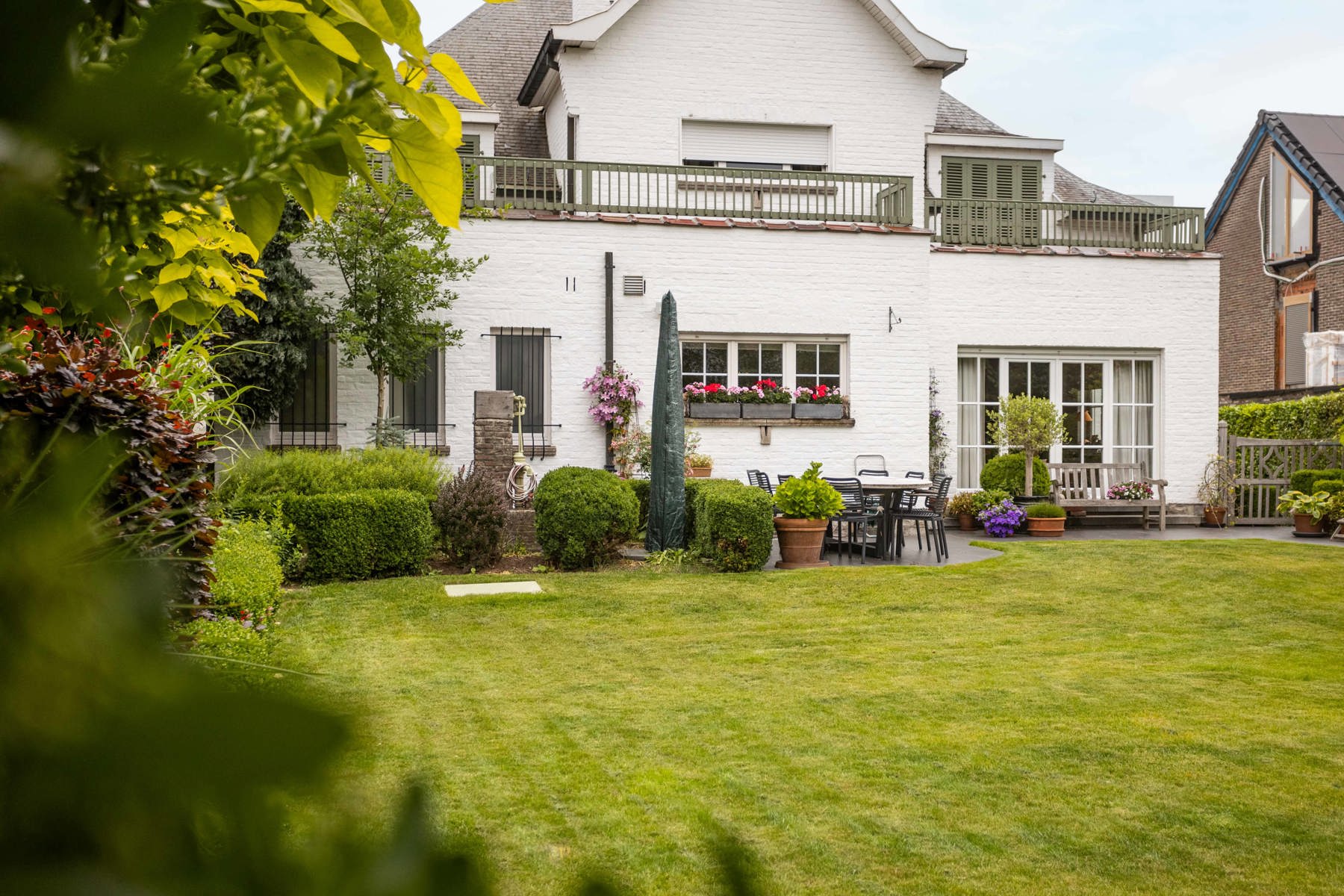 Riante Villa met 5 slpk en praktijkruimte op 1100m² foto 27