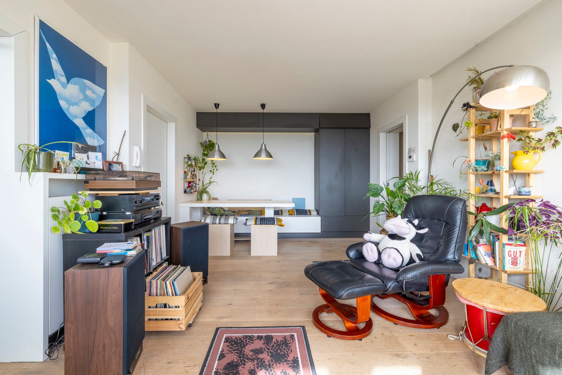 Vernieuwd appartement met 2 slaapkamers en terras foto 3