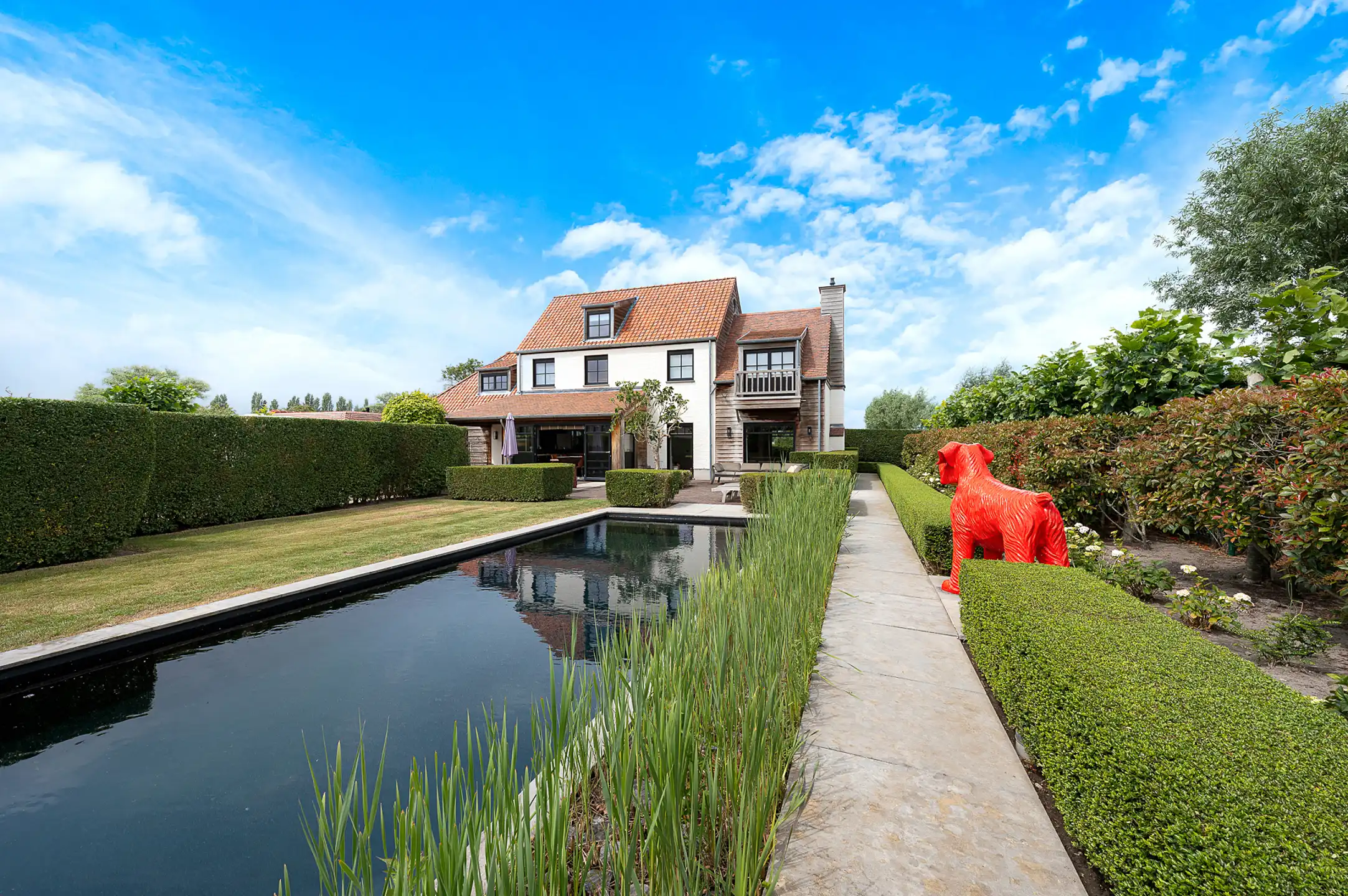 Exclusieve villa met zwembad en panoramisch polderzicht foto 2