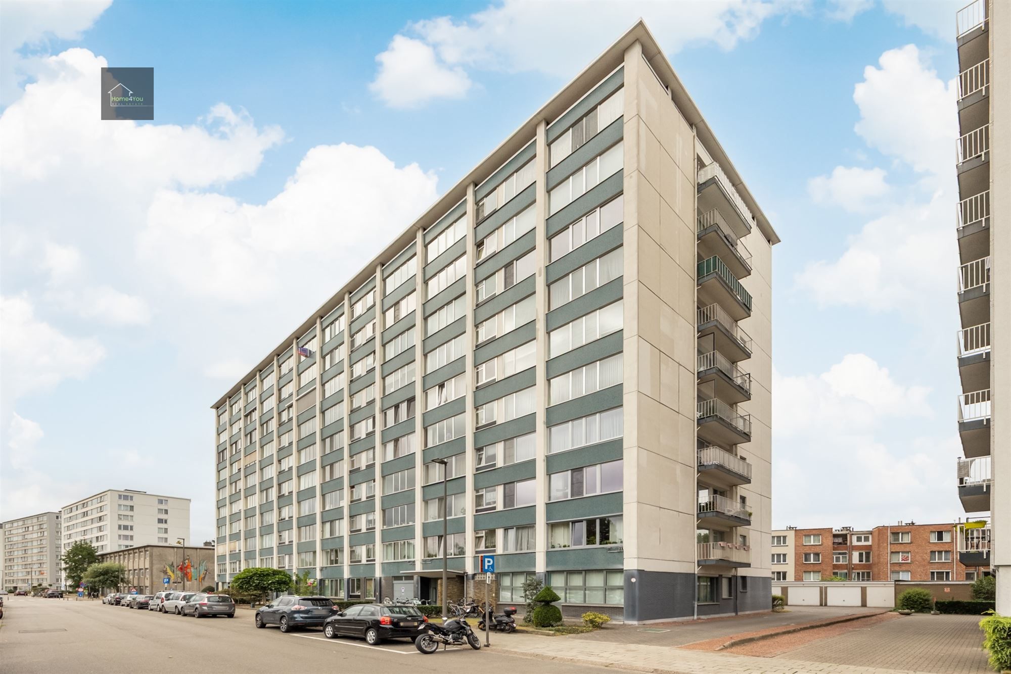 Licht en ruim appartement met uitzicht op het Rivierenhof foto 9