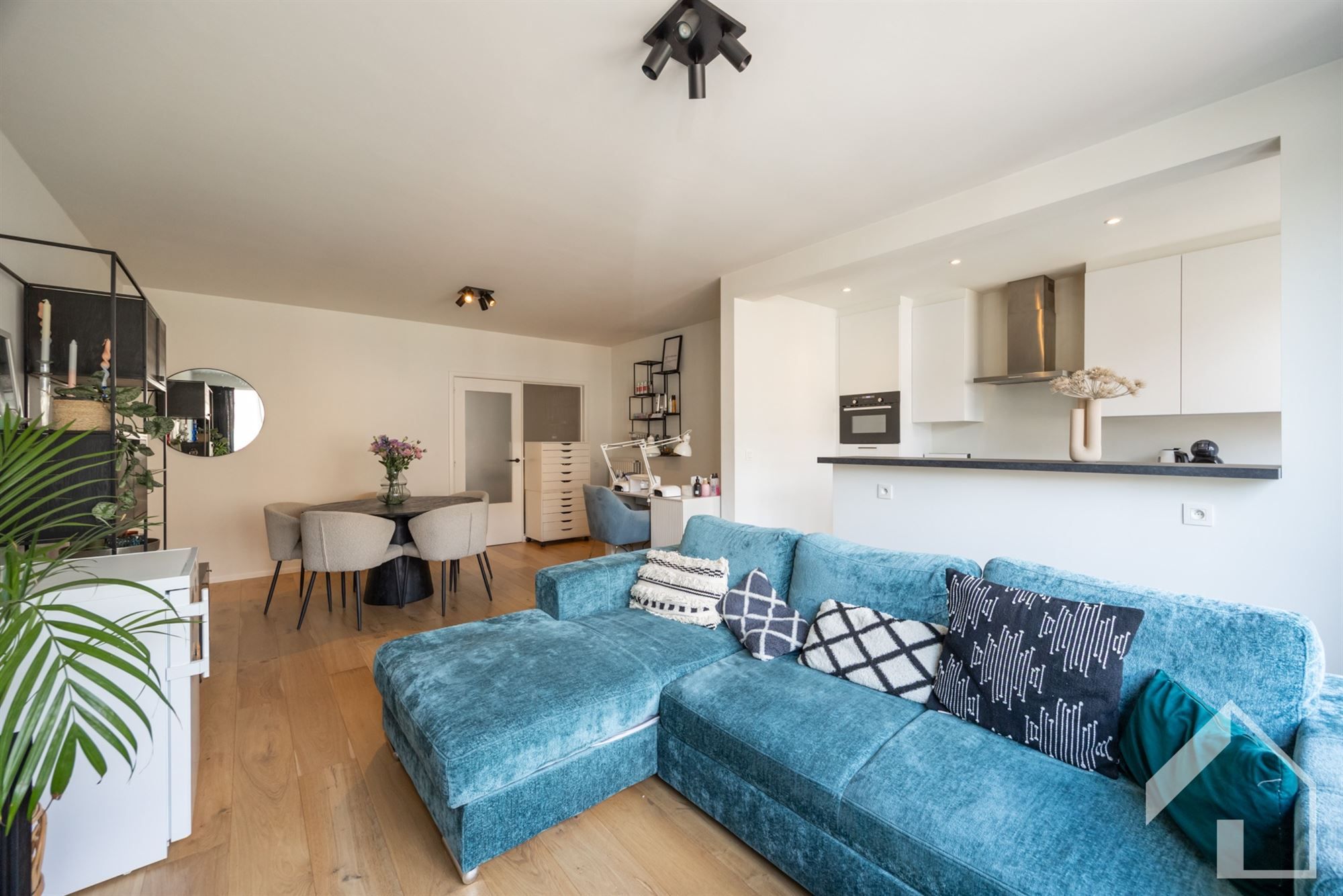prachtig gerenoveerde 2-slaapkamerappartement foto 7