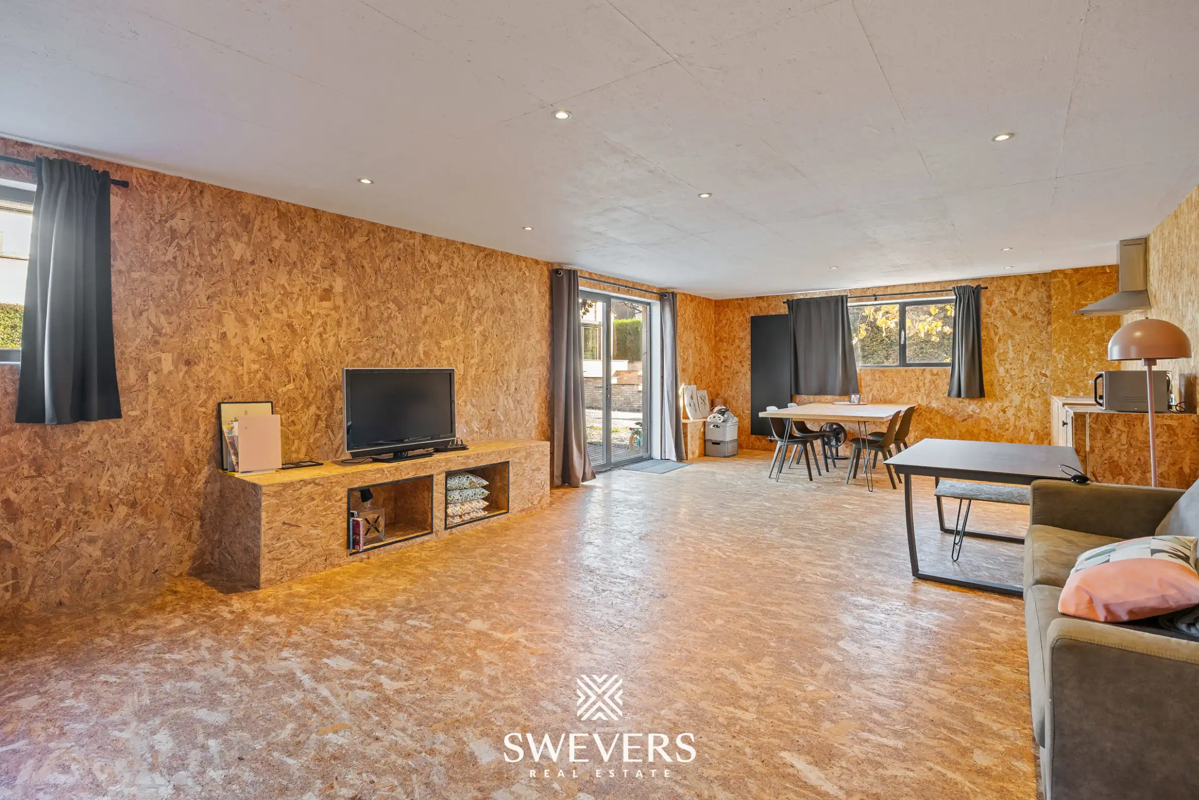 Ruime woning met magazijn in KMO-zone te Tongeren foto 16