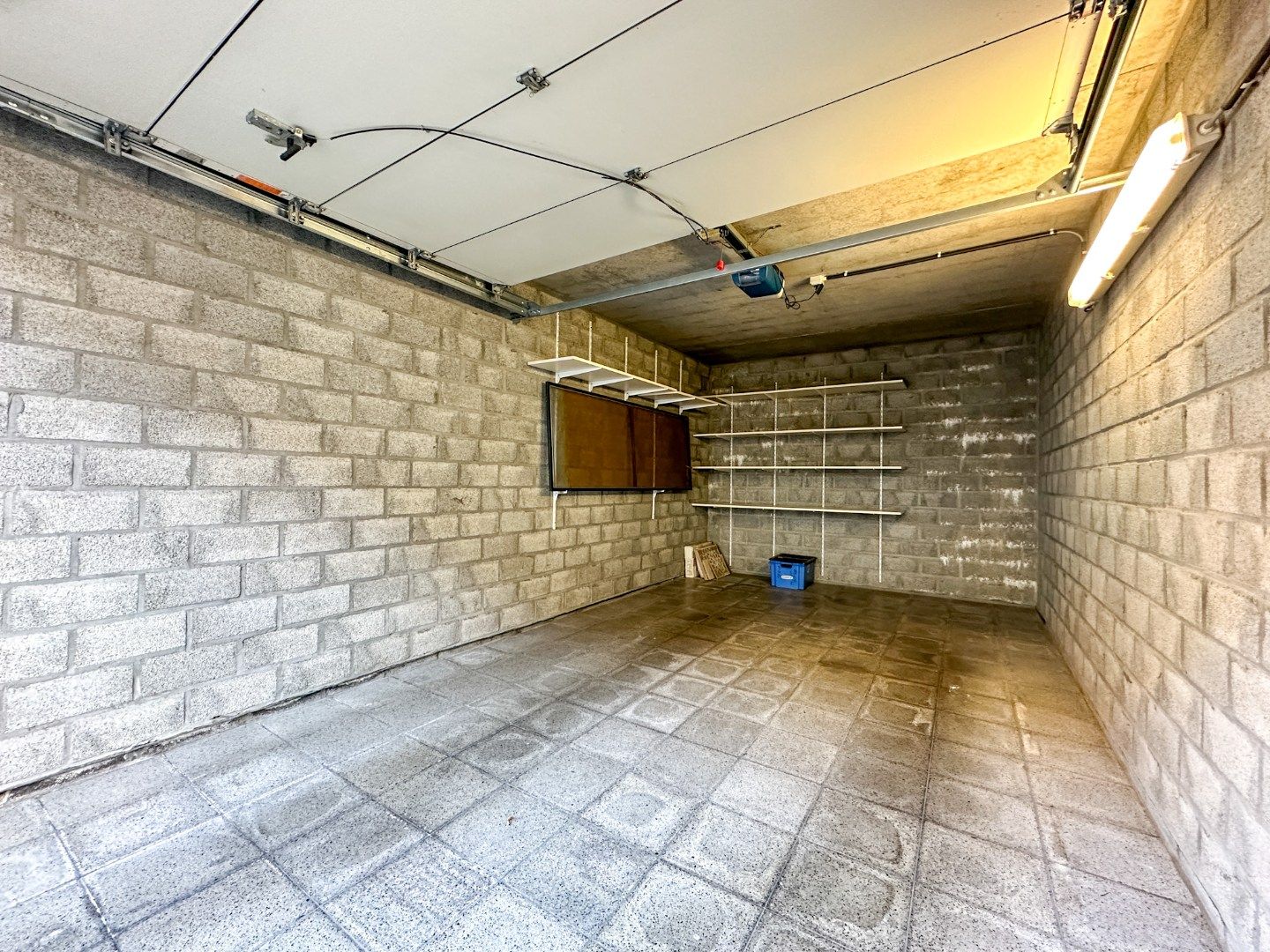 Instapklaar 2-slaapkamer appartement met 2 terrassen (en garage), topligging Torhout. foto 23