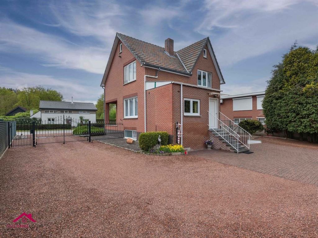 Zeer goed onderhouden vrijstaande woning foto 3