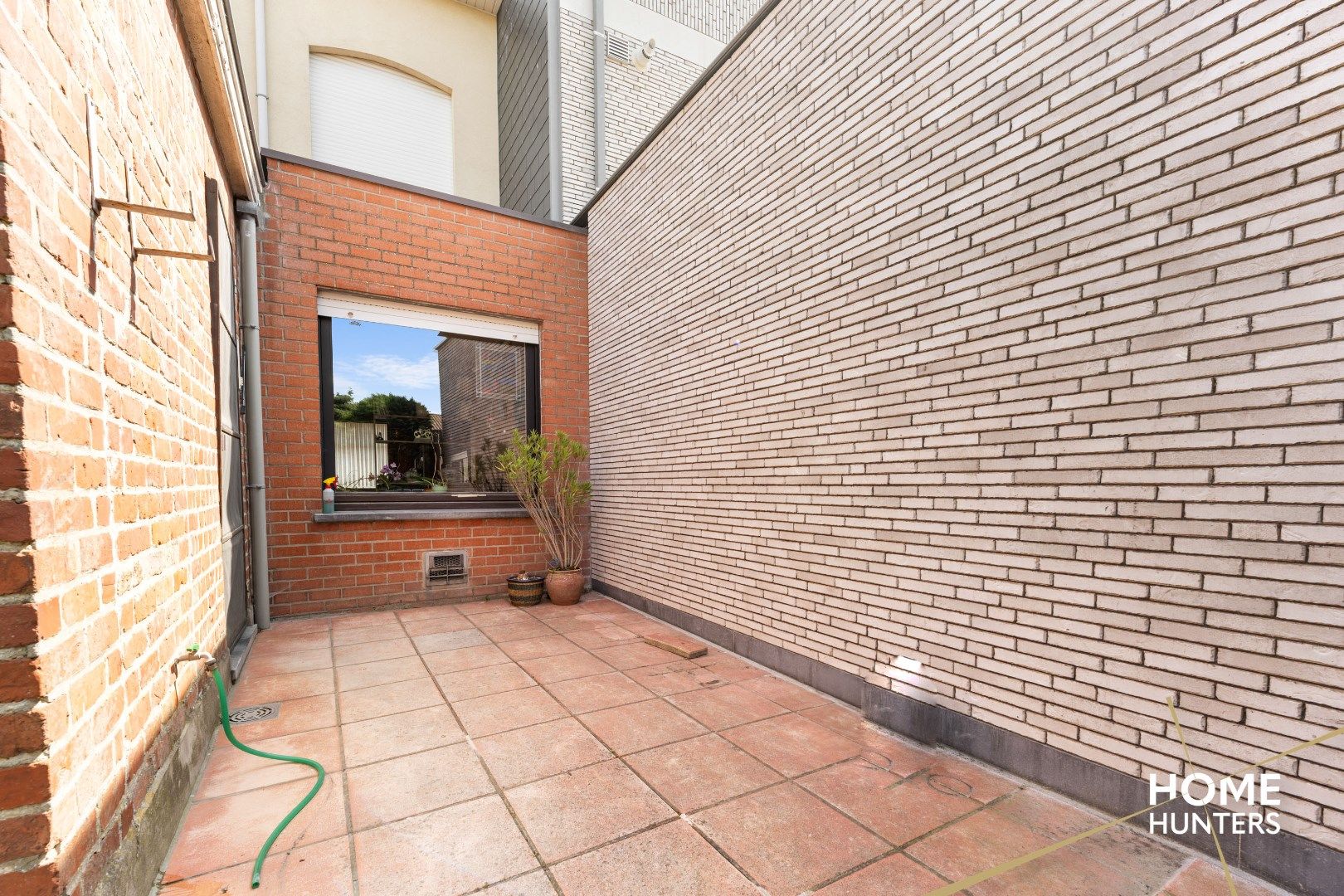 Ruime woning op een uitstekende locatie met 4 slaapkamers, een ruime zolder en een mogelijkheid om een garage te plaatsen foto 12