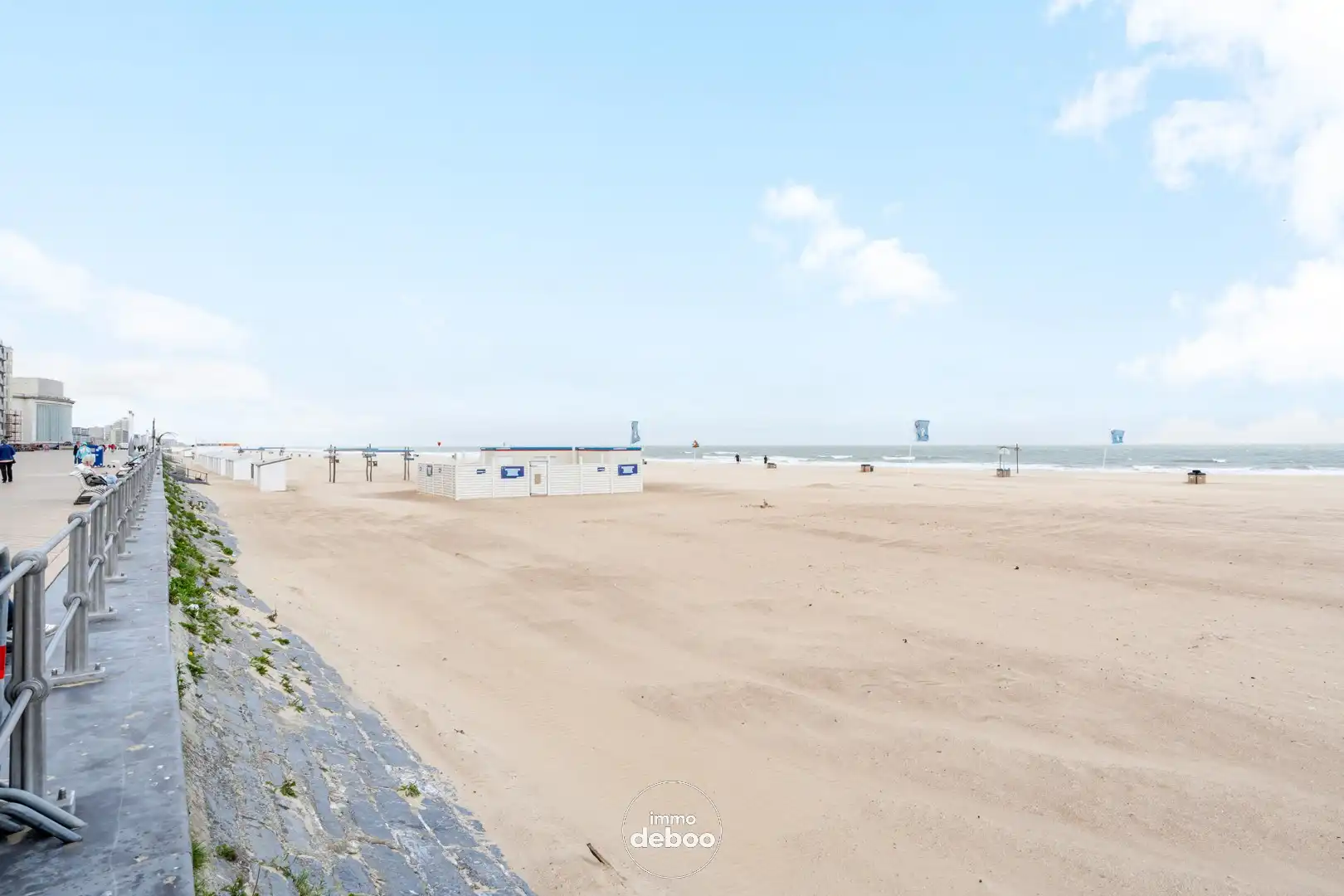 Gerenoveerde studio met zonnig terras foto 12