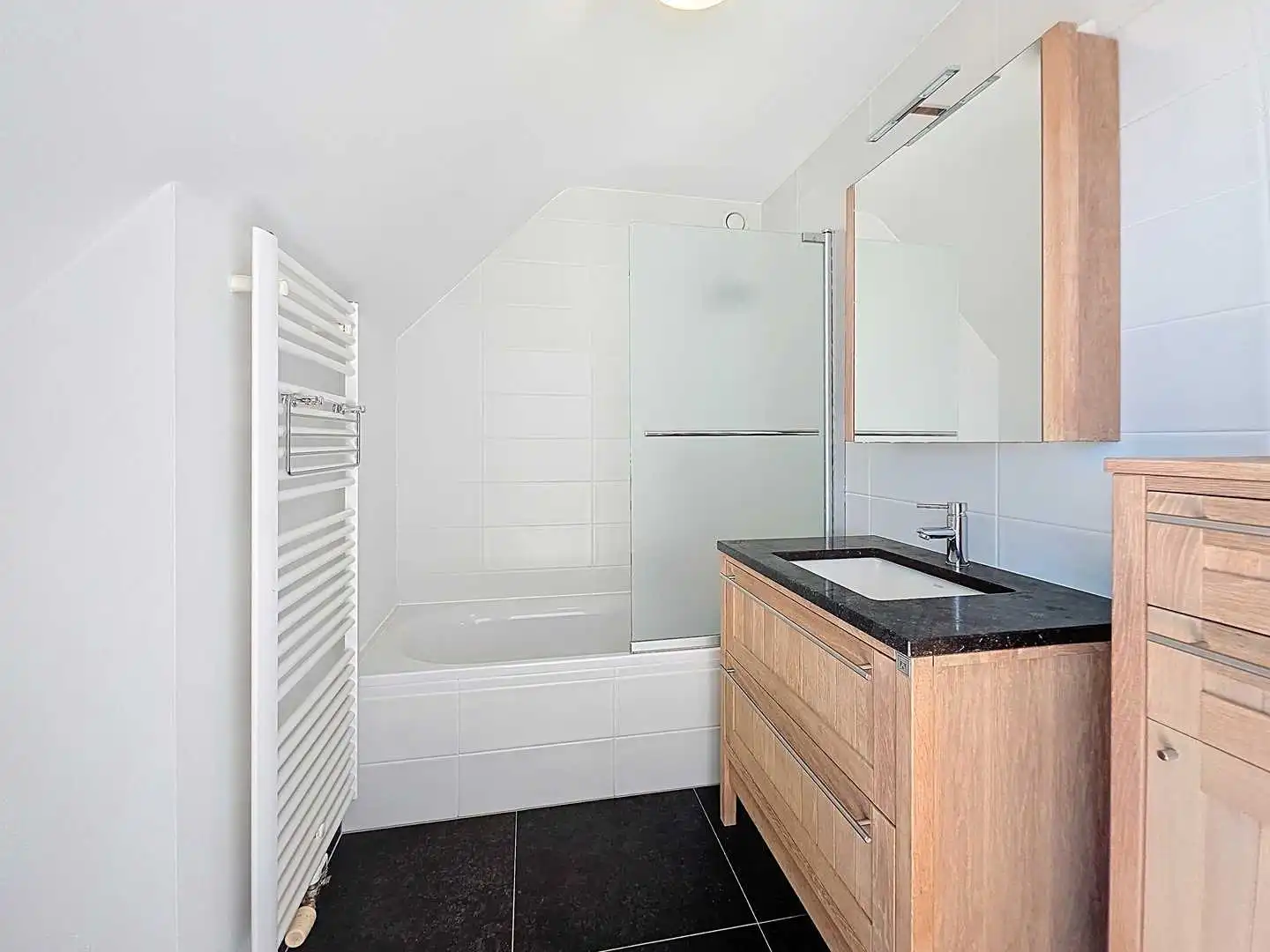 Luxueuze penthouse met zijdelings zeezicht en terras foto 7