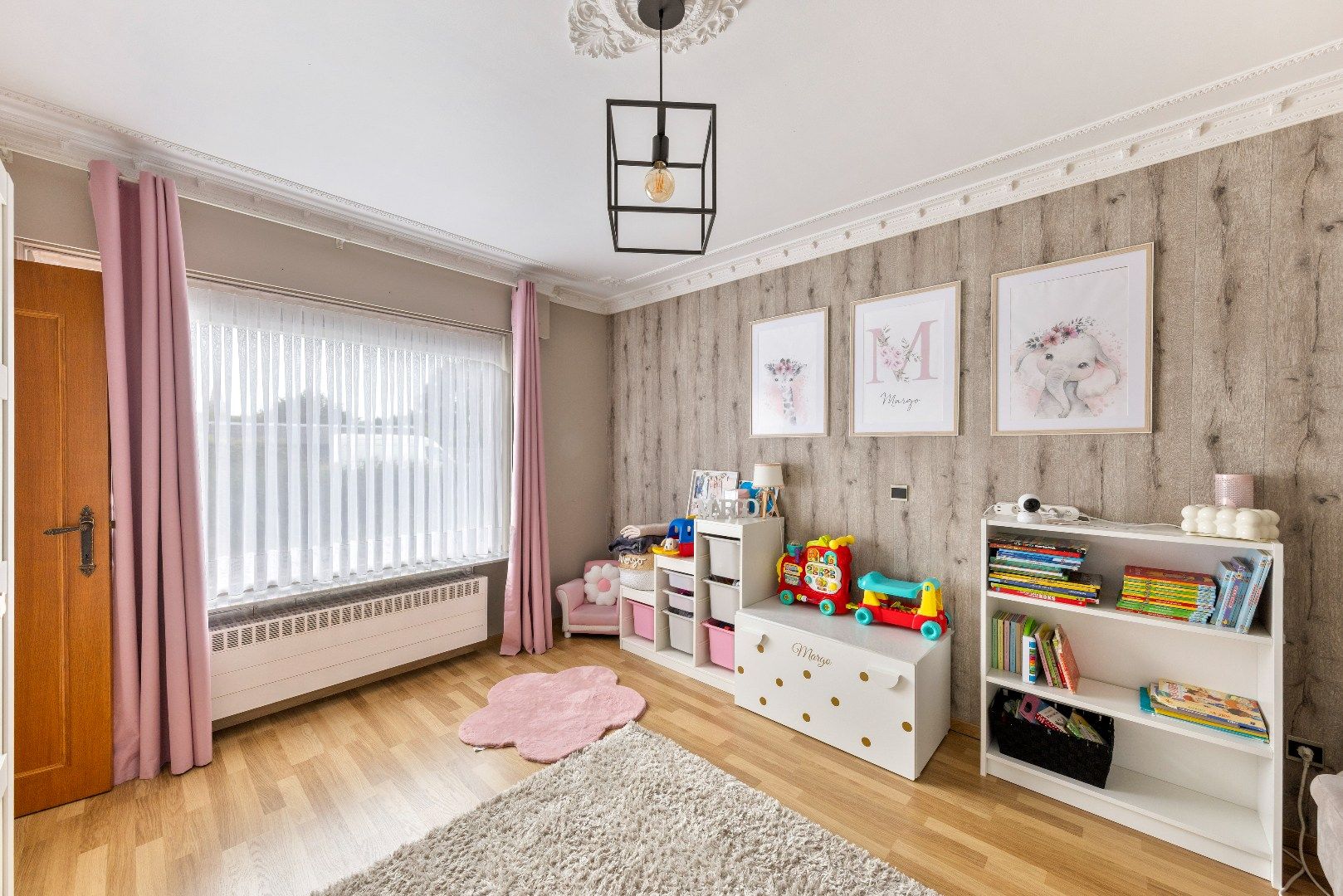 Ruime woning met 3 slaapkamers, ruime tuin en garage. foto 14