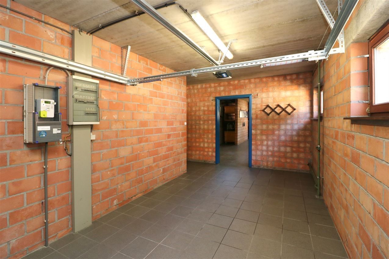 Label c, mooi gelegen landhuis, zonnige leefruimte foto 41