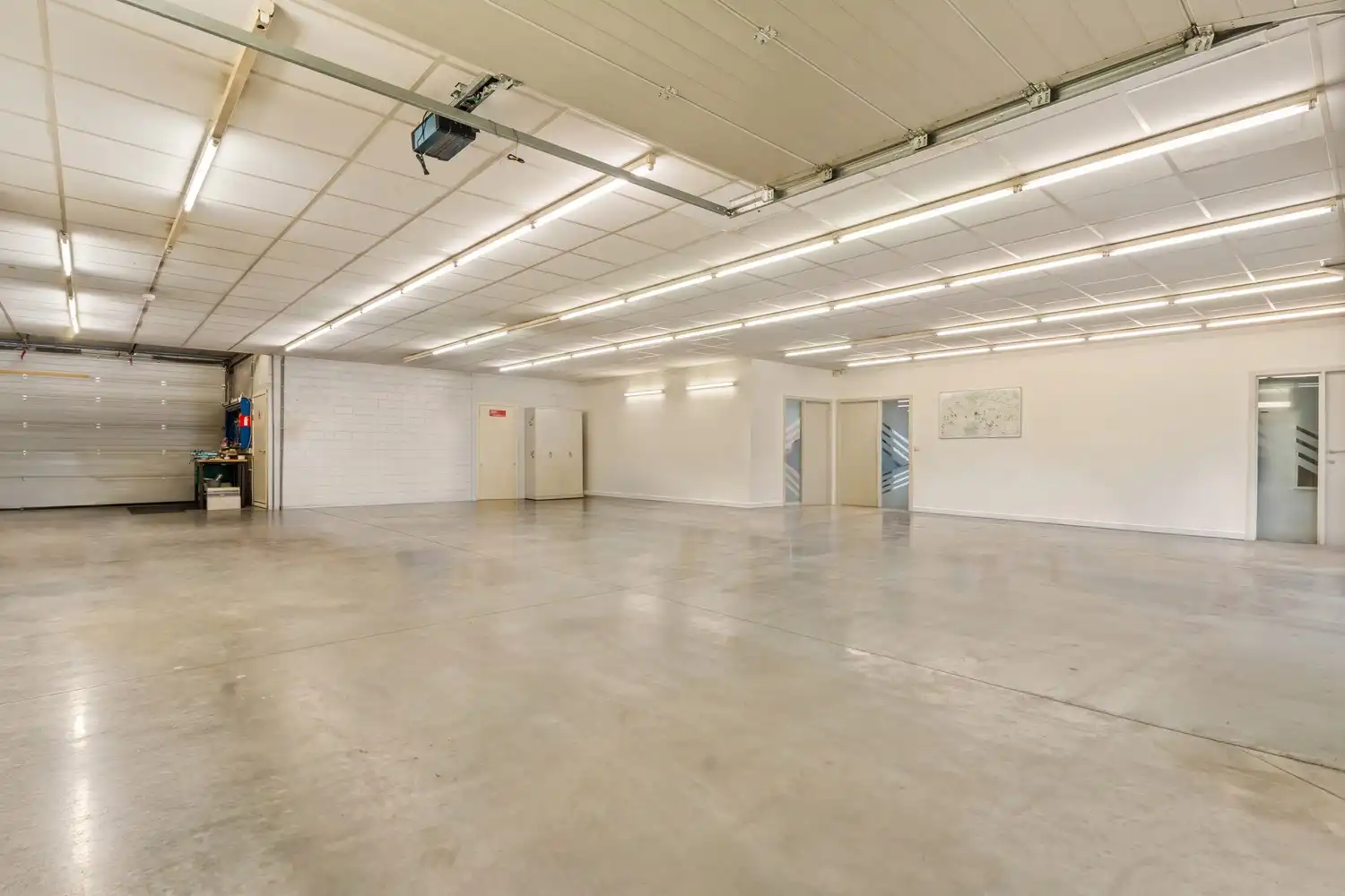 Commercieel pand met ruim appartement op toplocatie in Sint-Katelijne-Waver foto 9