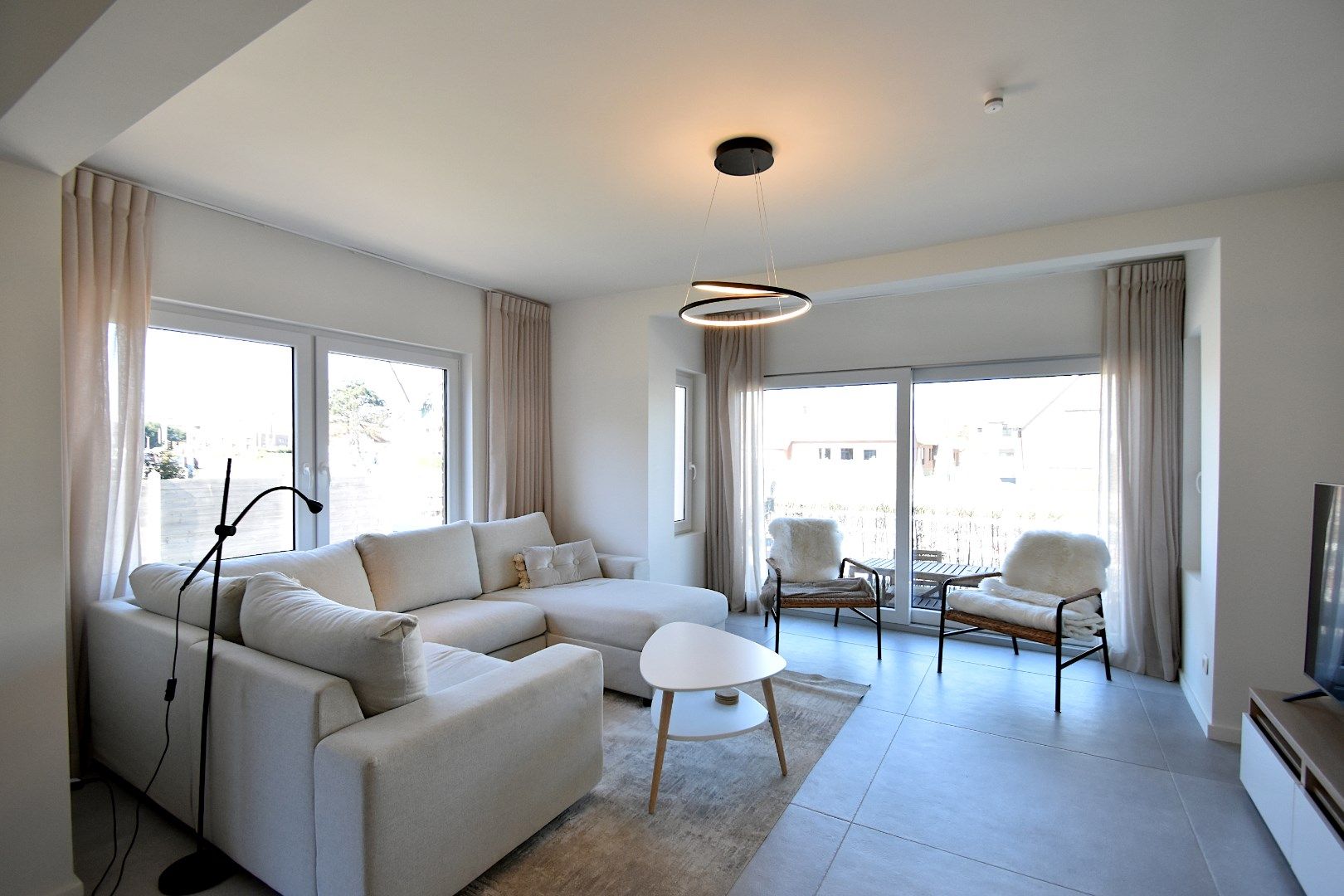 Moderne, energiezuinige woning te koop op toplocatie aan zee foto 4