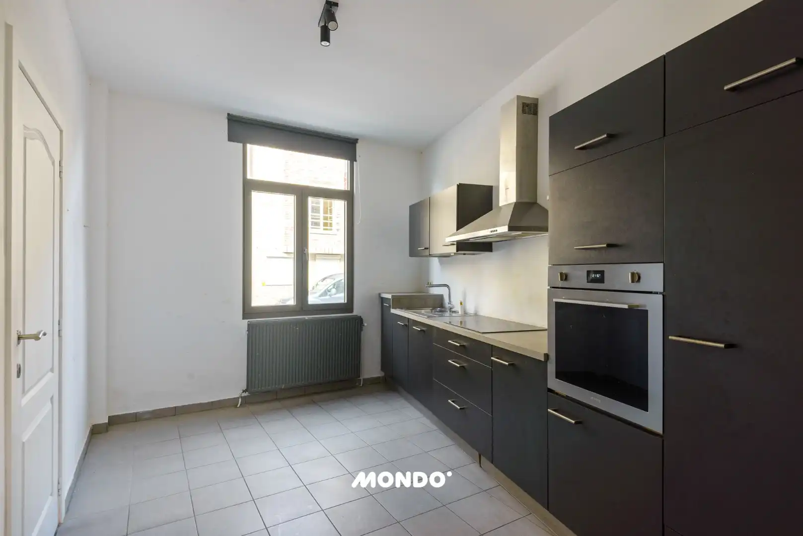 Charmante rijwoning met 4 slaapkamers foto 3