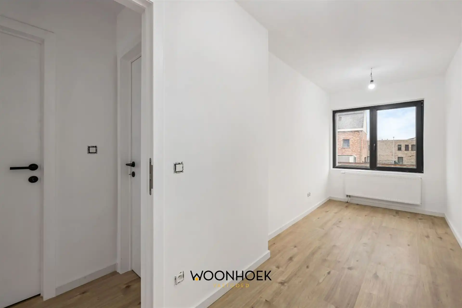 Gerenoveerde, 6-slpk woning, zonnige tuin en 2 bdkms te Sint-Niklaas! foto 19
