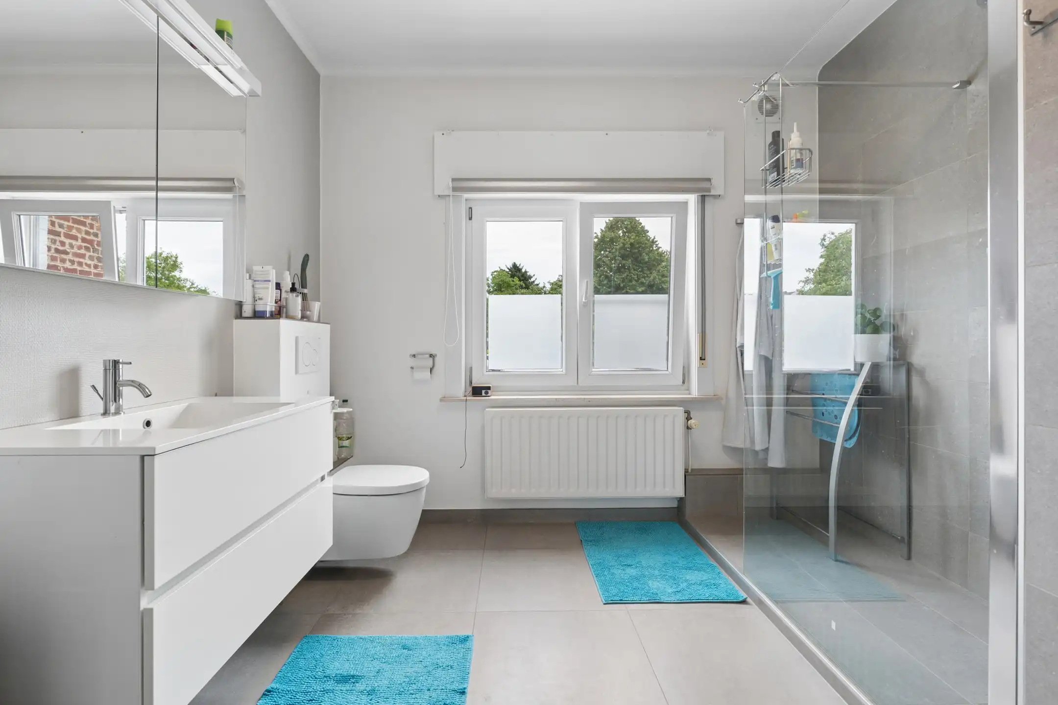 Instapklare gerenoveerde 2-gevelwoning op gunstige locatie foto 13