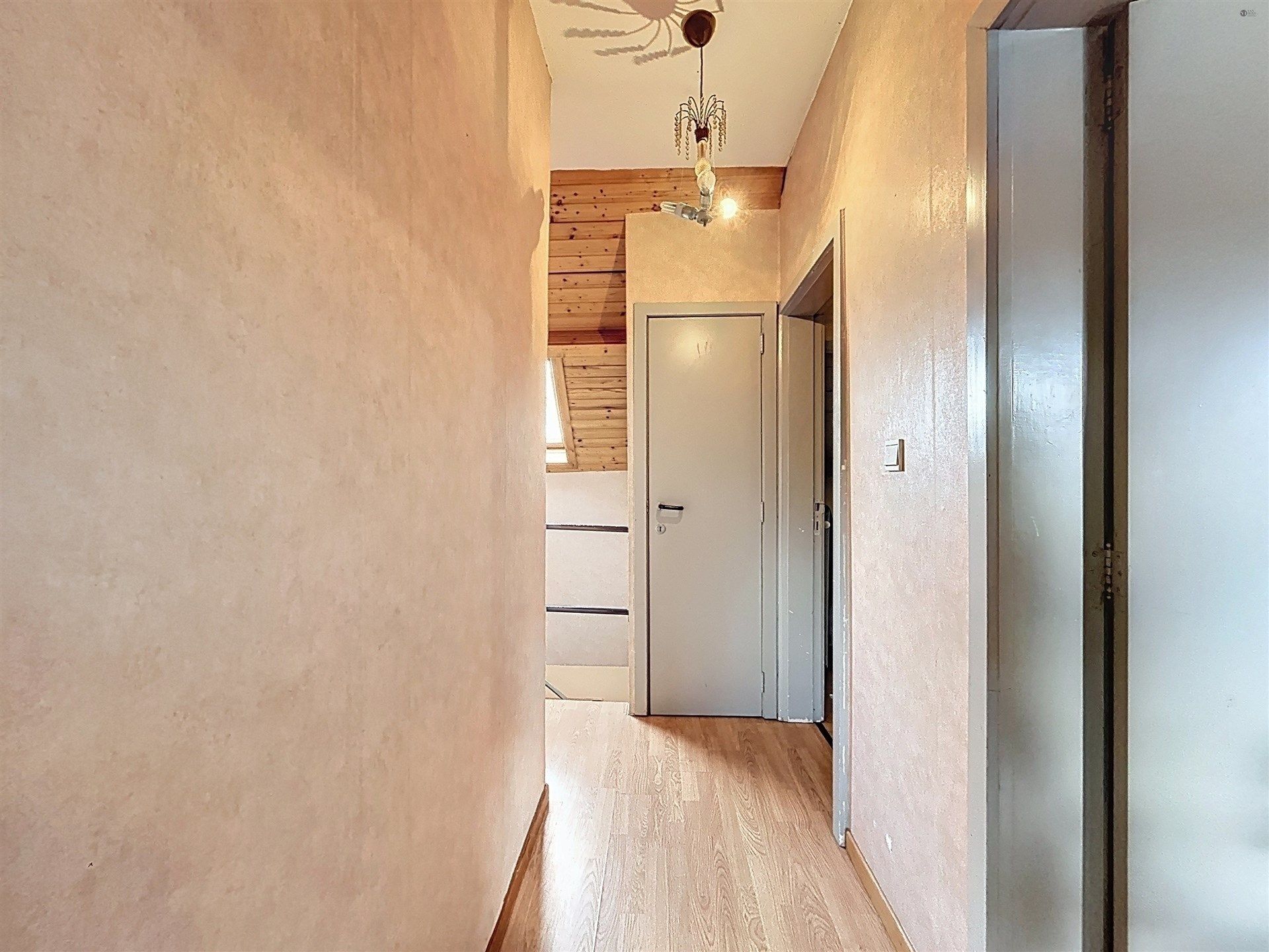 Handelspand met woongelegenheid + 2 app foto 21