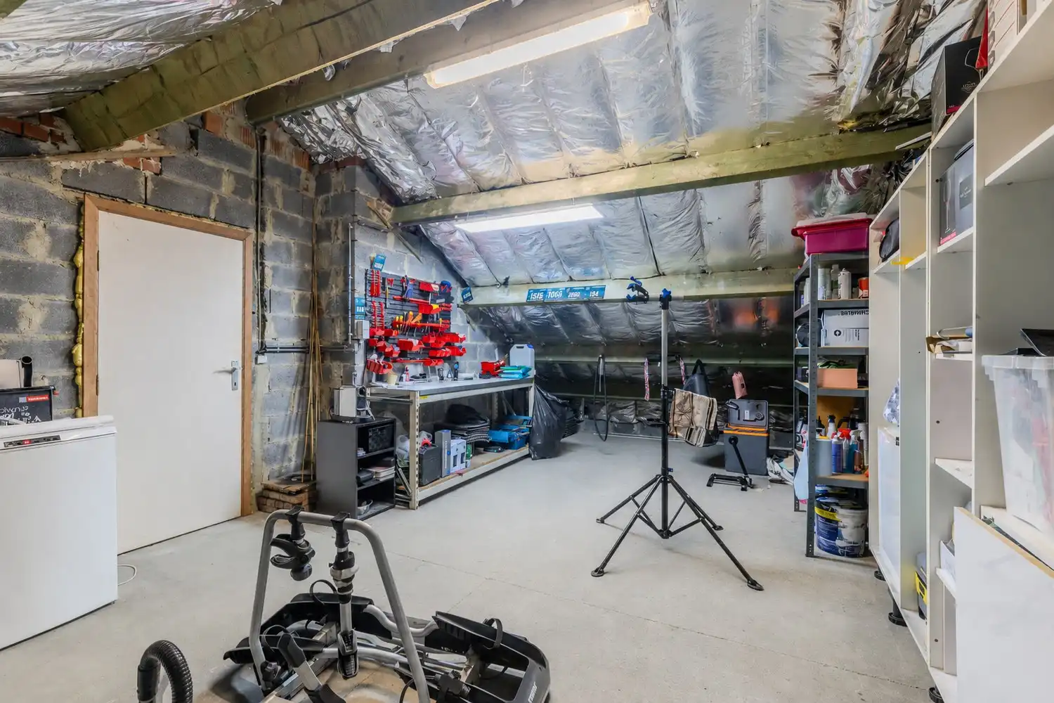 Instapklaar duplex-appartement op geliefde locatie aan de Waterstraat in Lanaken foto 33