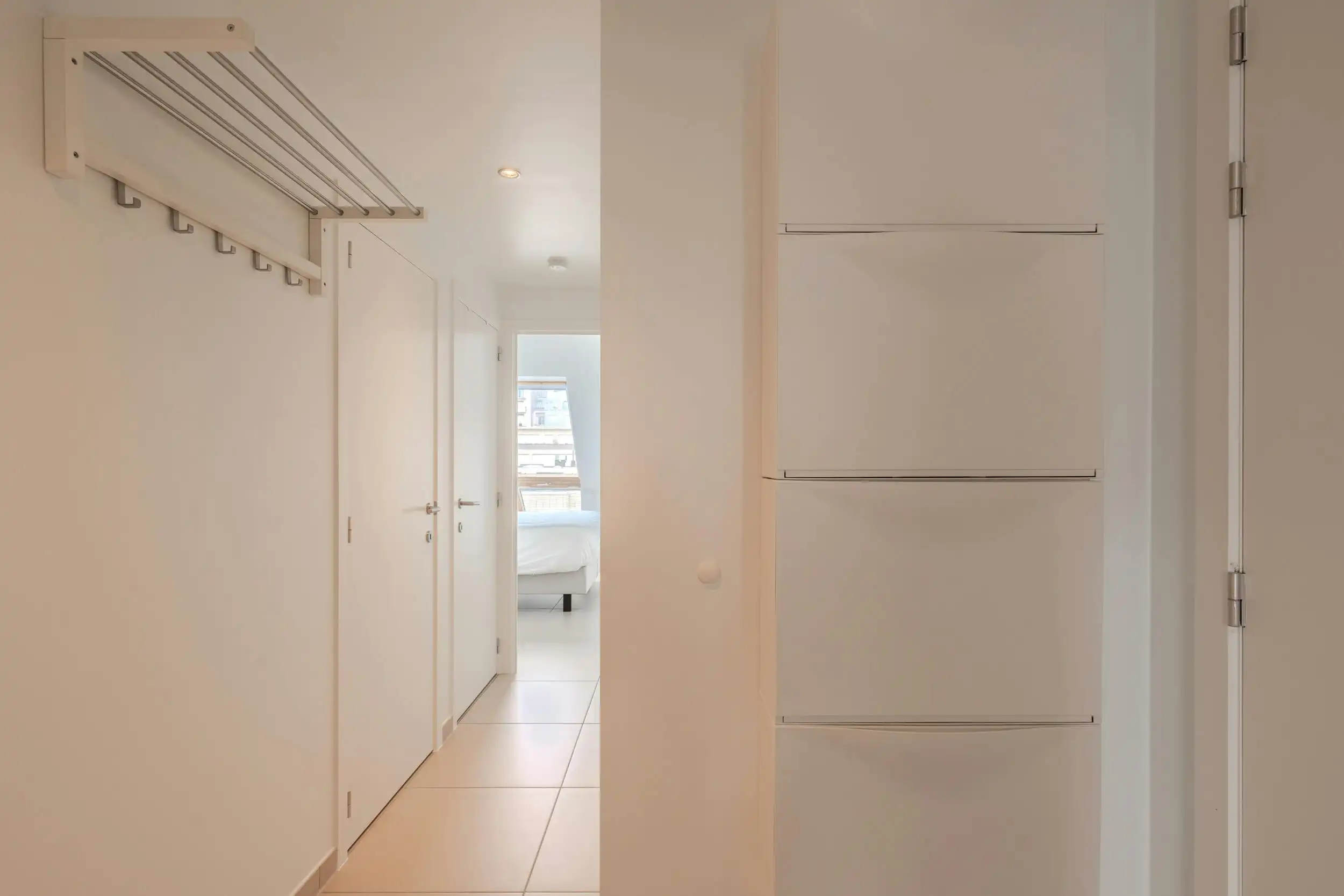 Recent éénslaapkamer appartement met terras vlakbij Zeedijk! foto 10