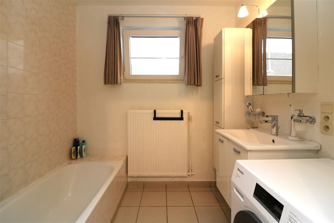 Centrale, zeer gezellige stadswoning met 2 slpk. en koer foto 21