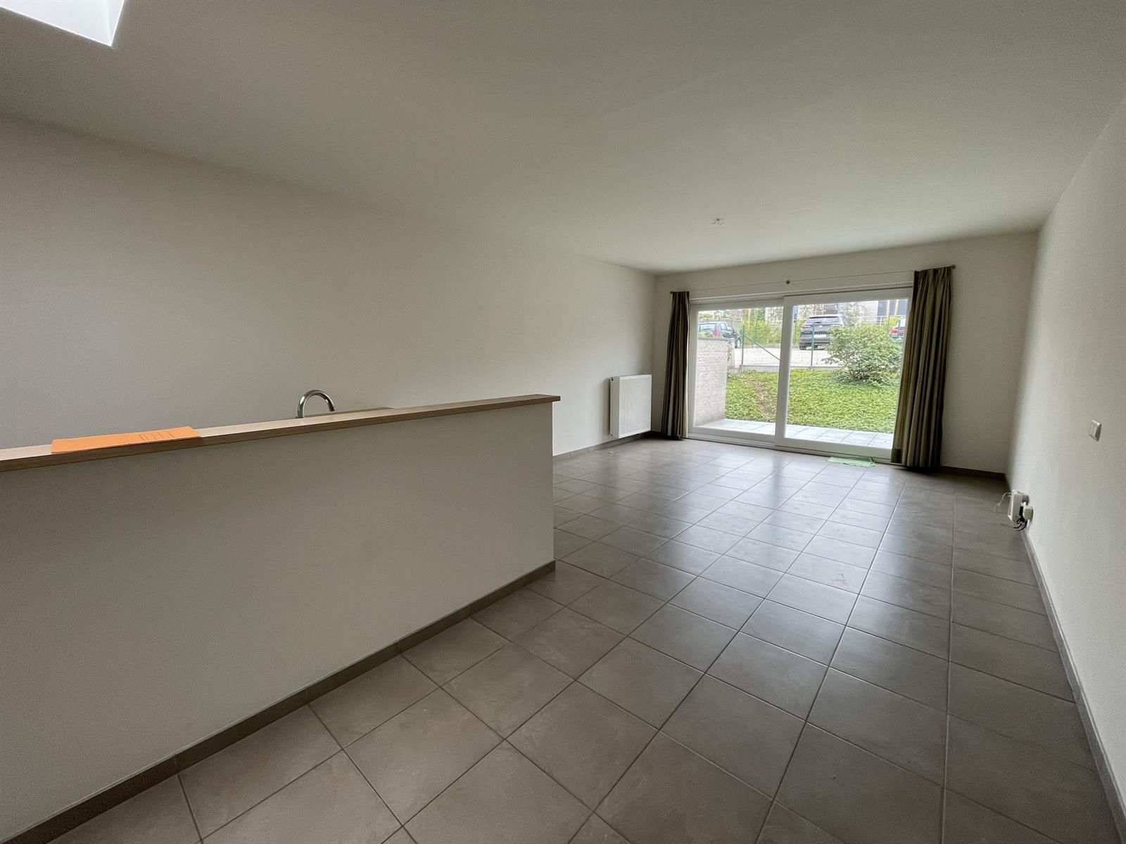 ERONDEGEM - Gelijkvloers appartement met ruim terras foto {{pictureIndex}}