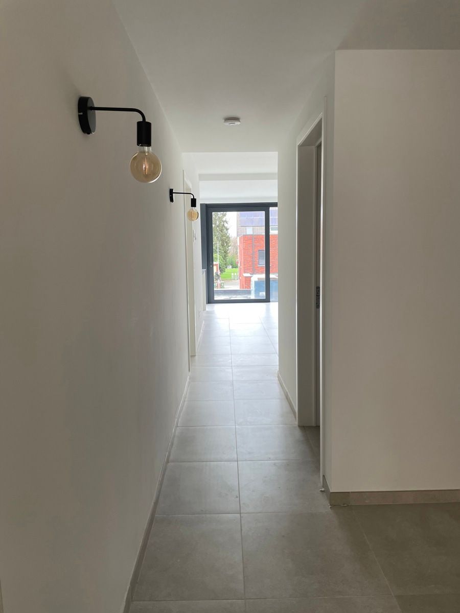 Ontdek dit recent appartement met private zonnepanelen! foto 11