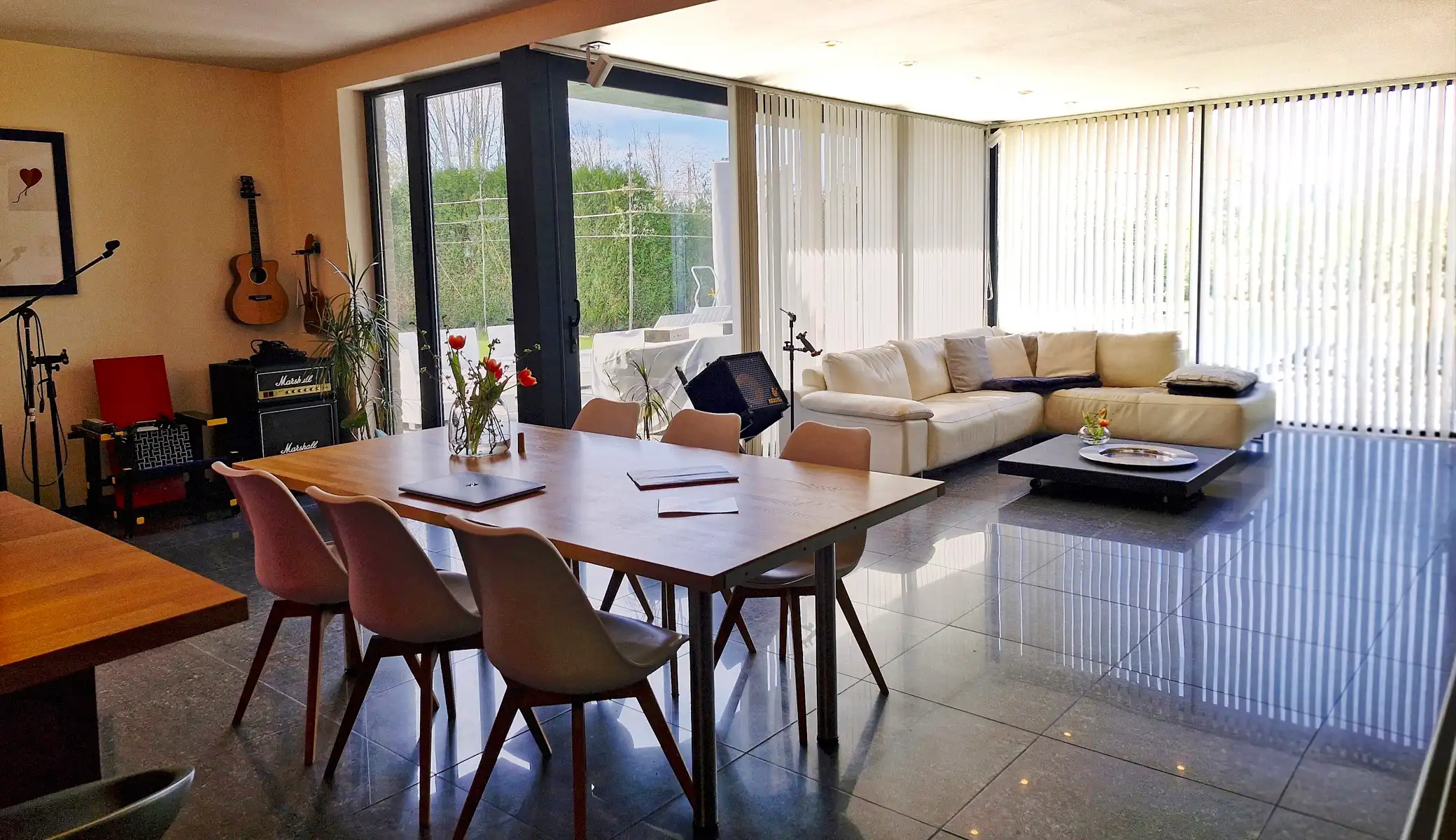 Uitzonderlijke woning met zwemvijver en 4 slaapkamers te Lede! foto 9