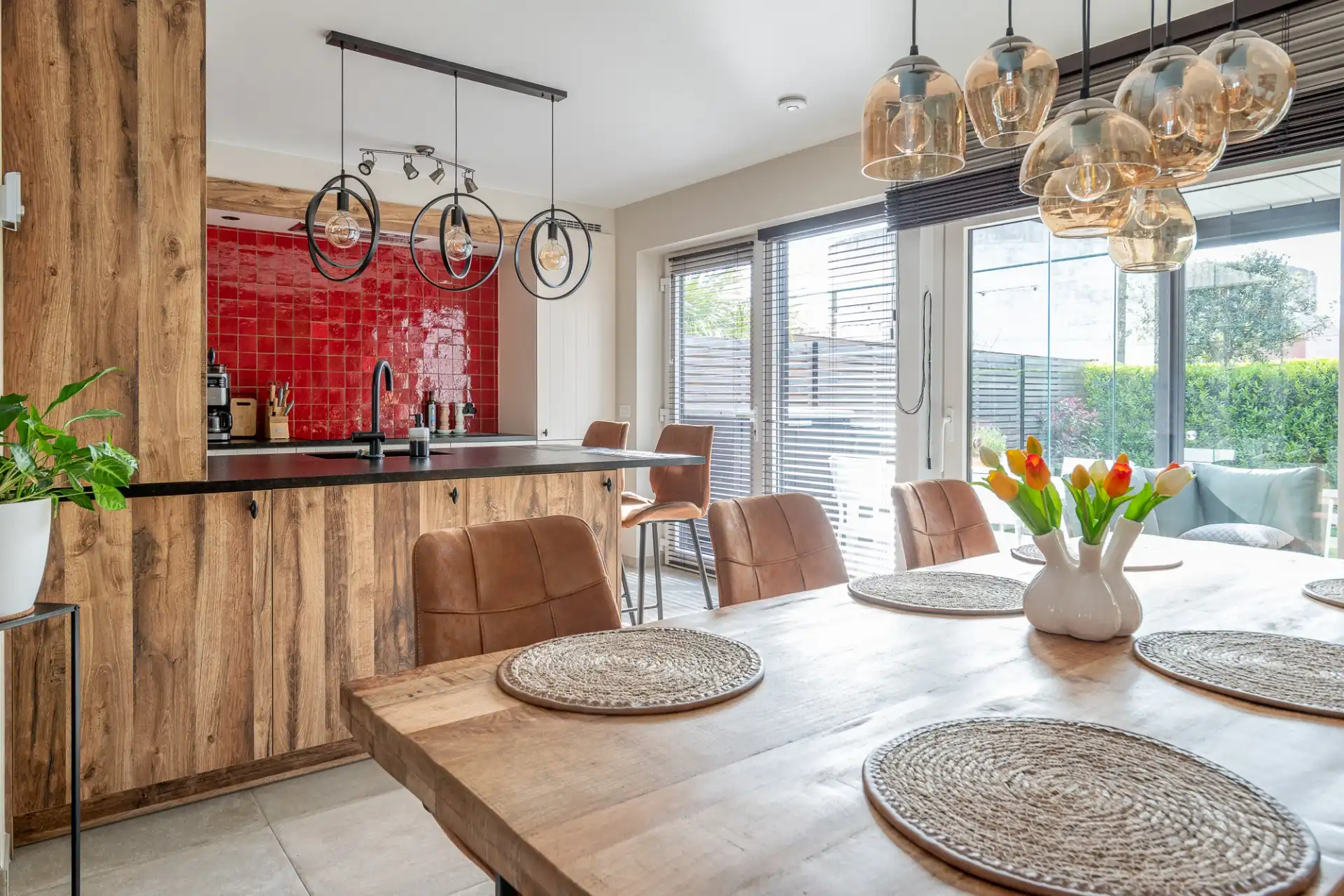 Verrassend ruime woning met 4 slaapkamers foto 8