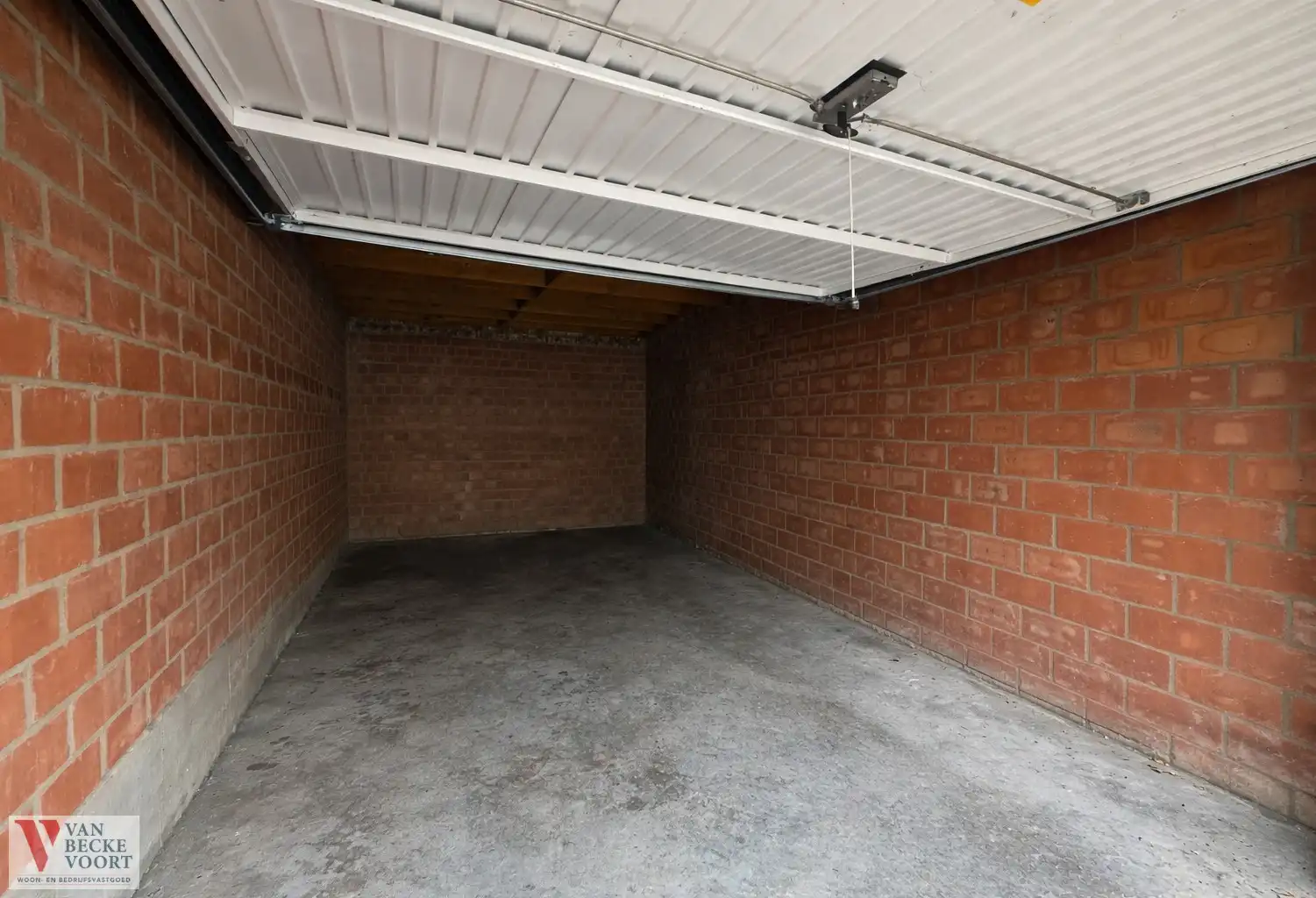 Garagebox op centrale ligging Vuurtorenwijk – Oostende foto 4