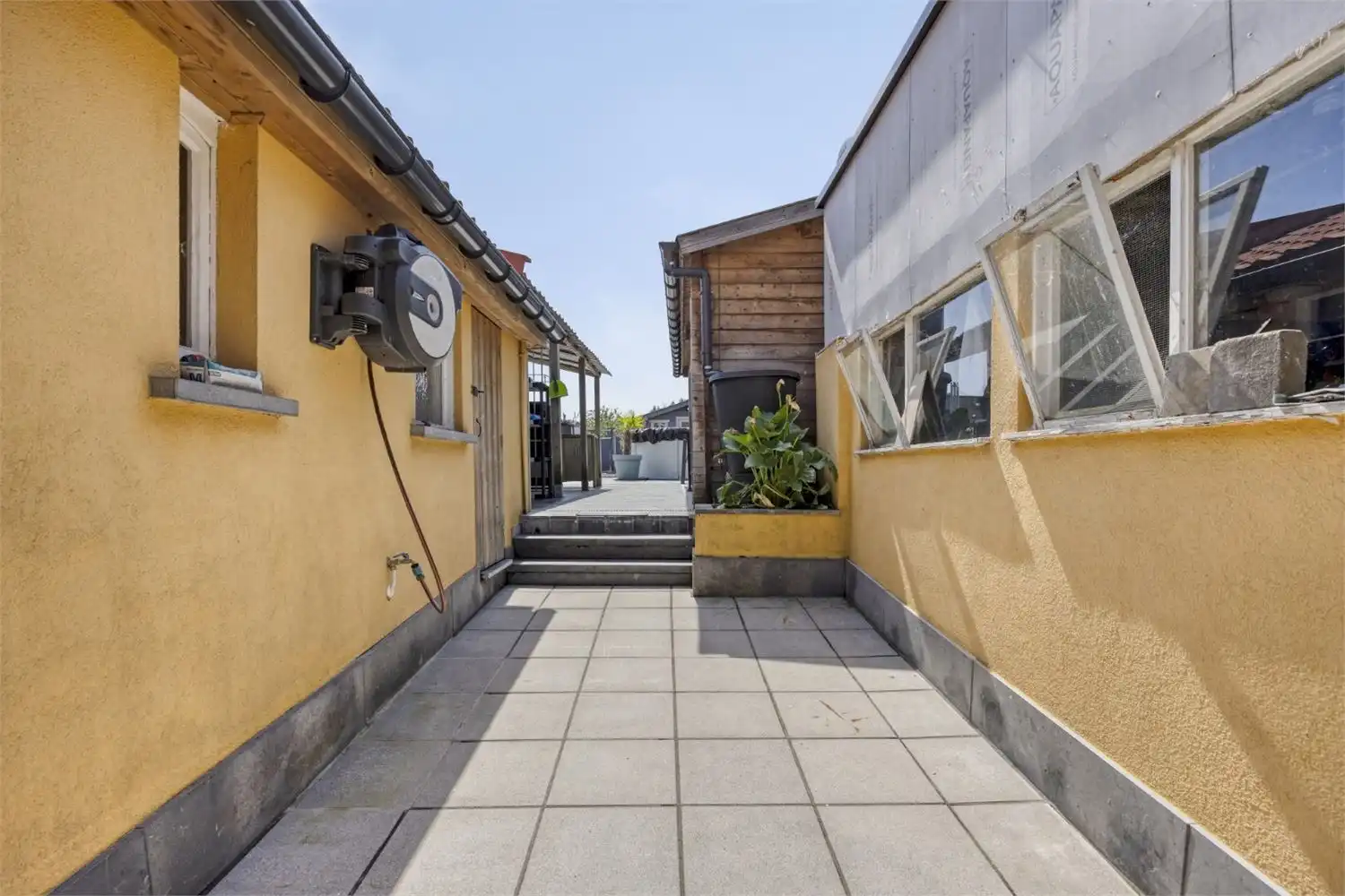 Verrassend ruime instapklare woning met 6 slaapkamers en zonnige tuin – hartje Meerbeke foto 15