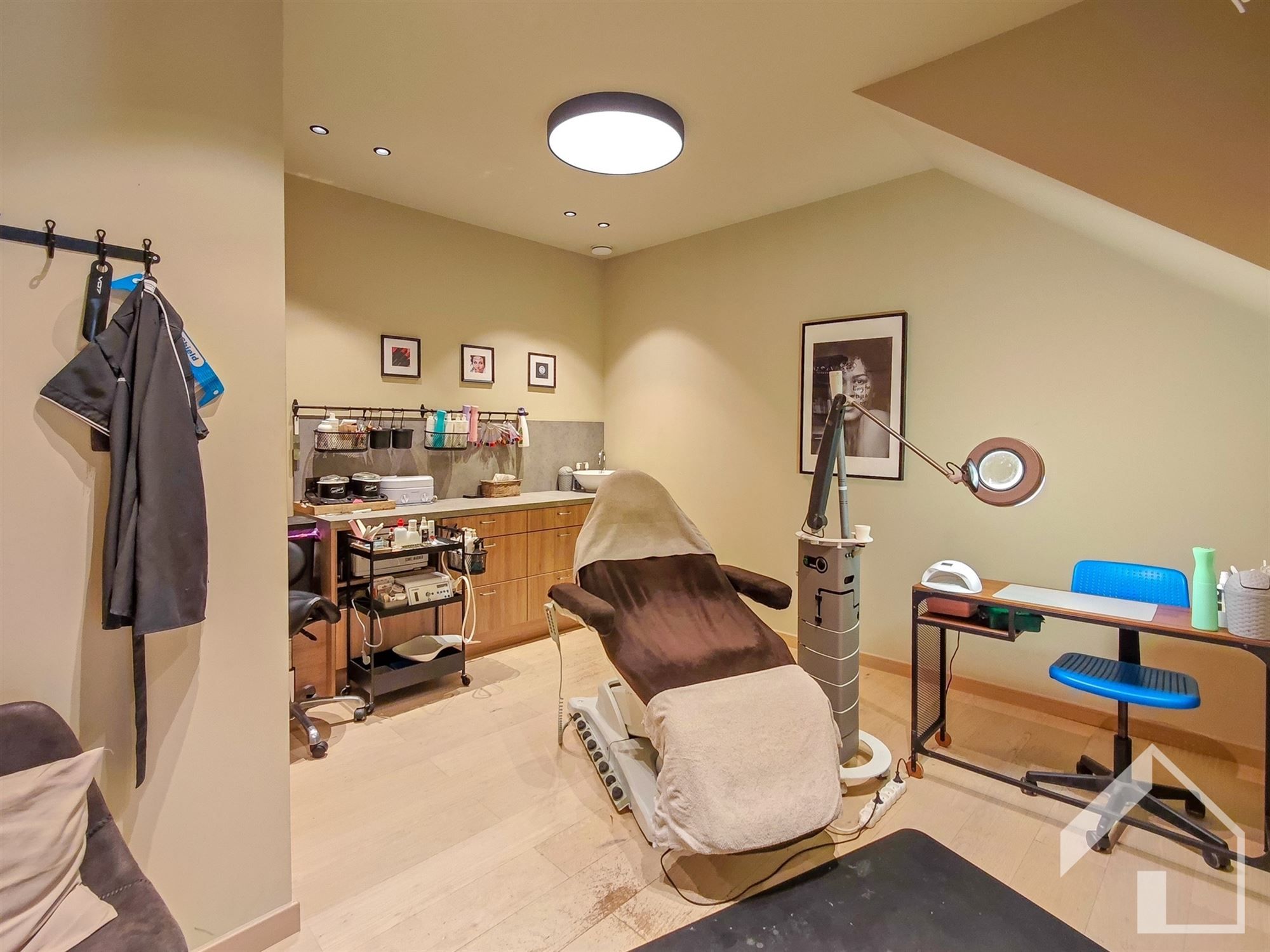 Instapklare woning met handelspand! foto 6