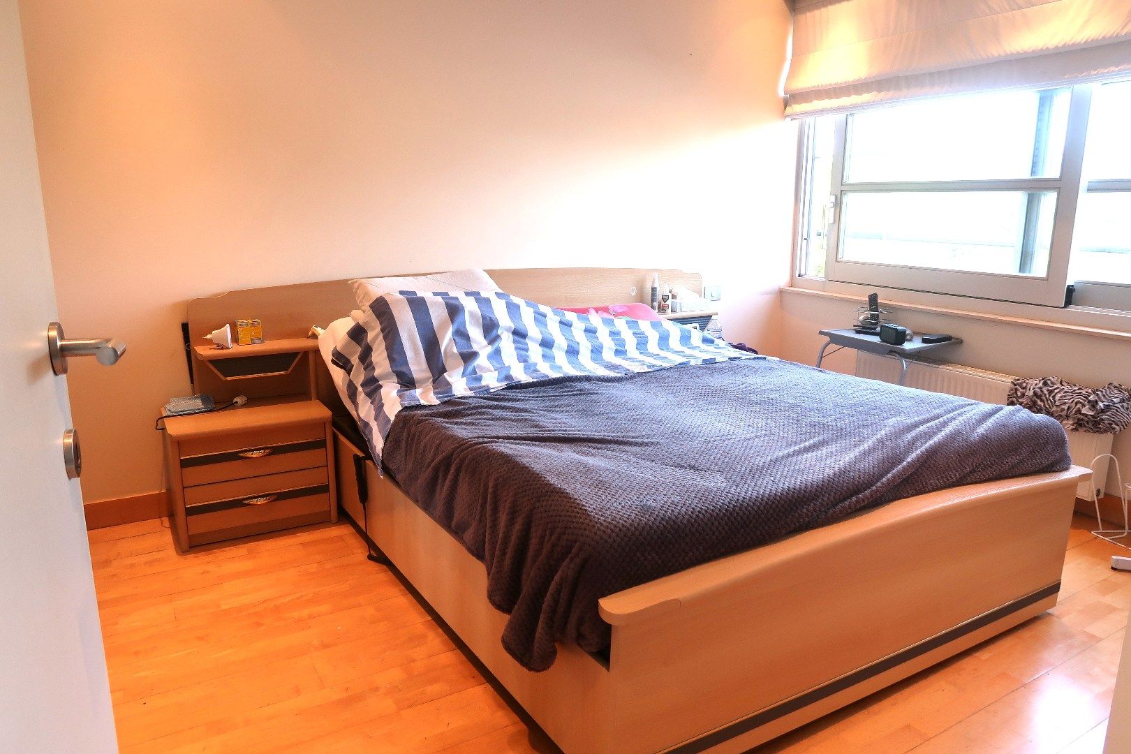 Ruim instapklaar appartement met 2 slaapkamers en 3 terrassen nabij het centrum van Roeselare foto 2