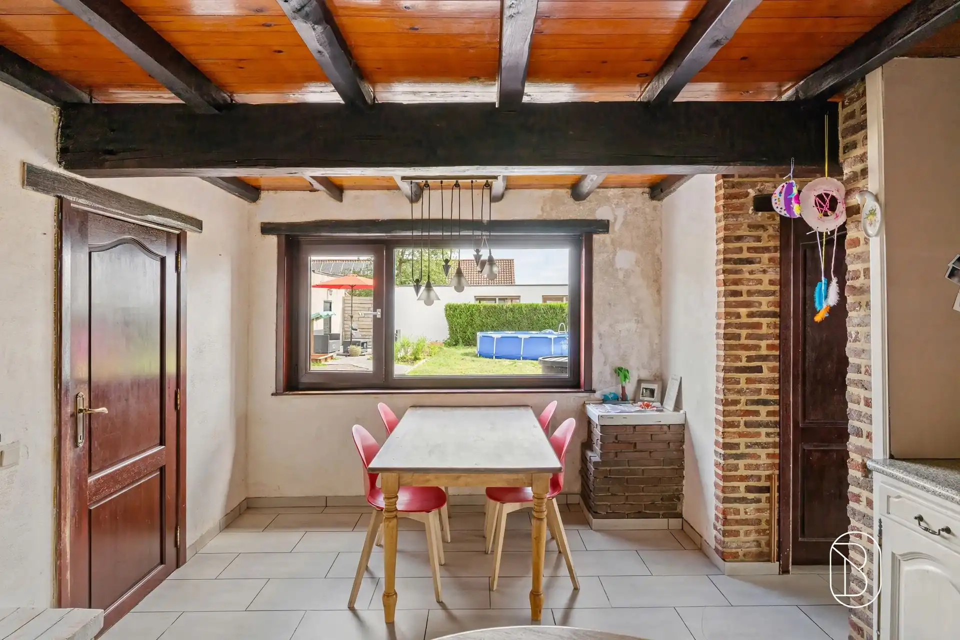Ruime woning met 5 slpk, garage en bijgebouw op 2.279 m² foto 8