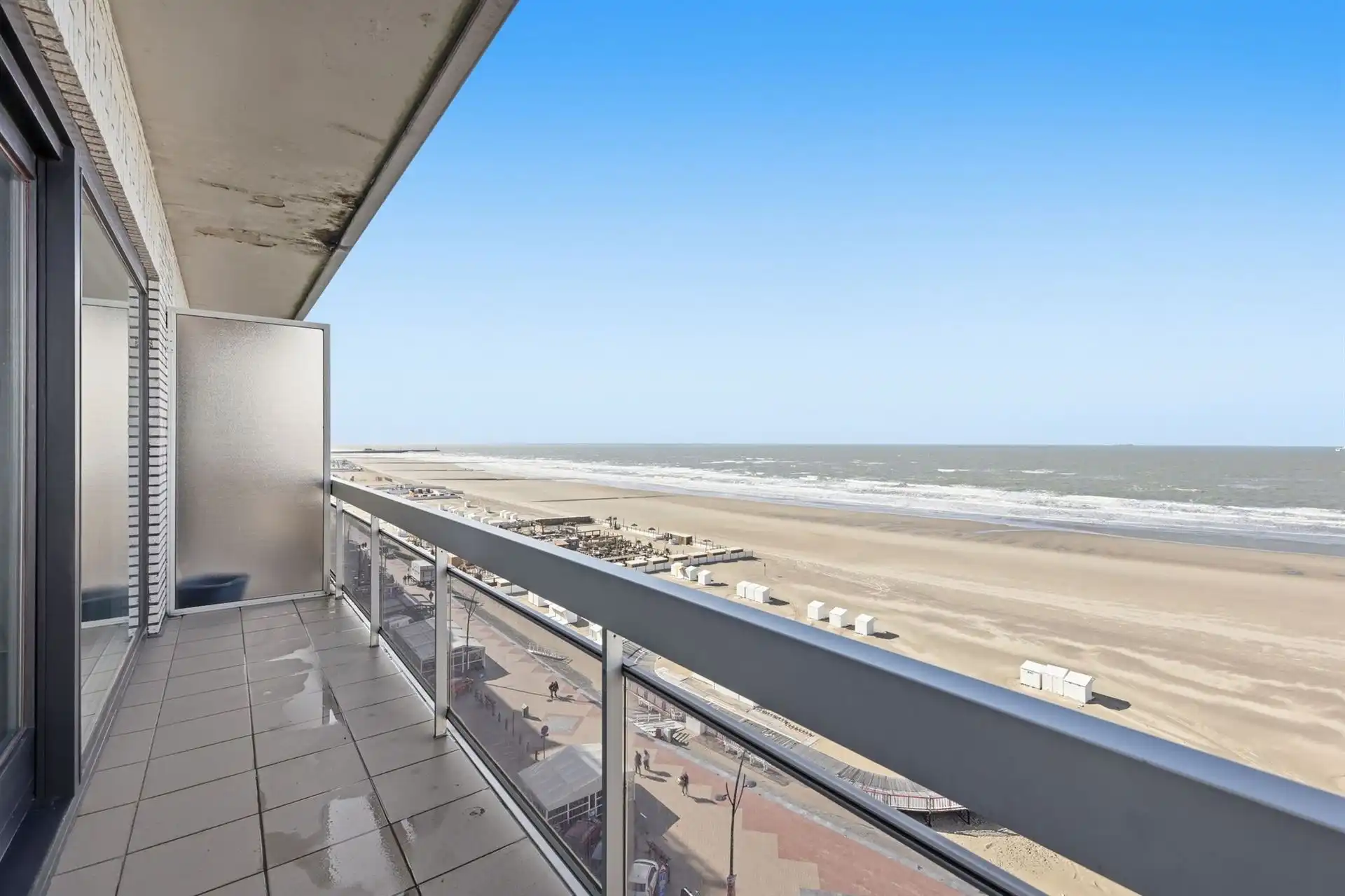 FRONTAAL ZEEZICHT / RIANTE GEVELBREEDTE  foto 4