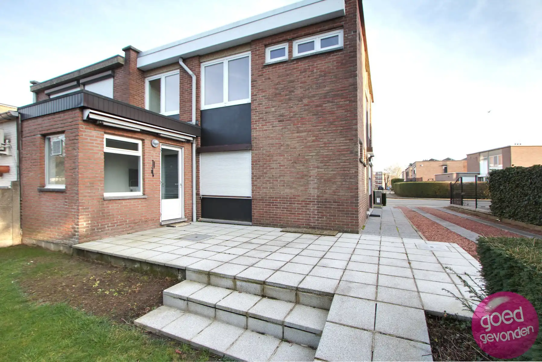 HOB - 3 SLK - TERRAS - TUIN - GARAGE - RUSTIG en CENTRAAL foto 26