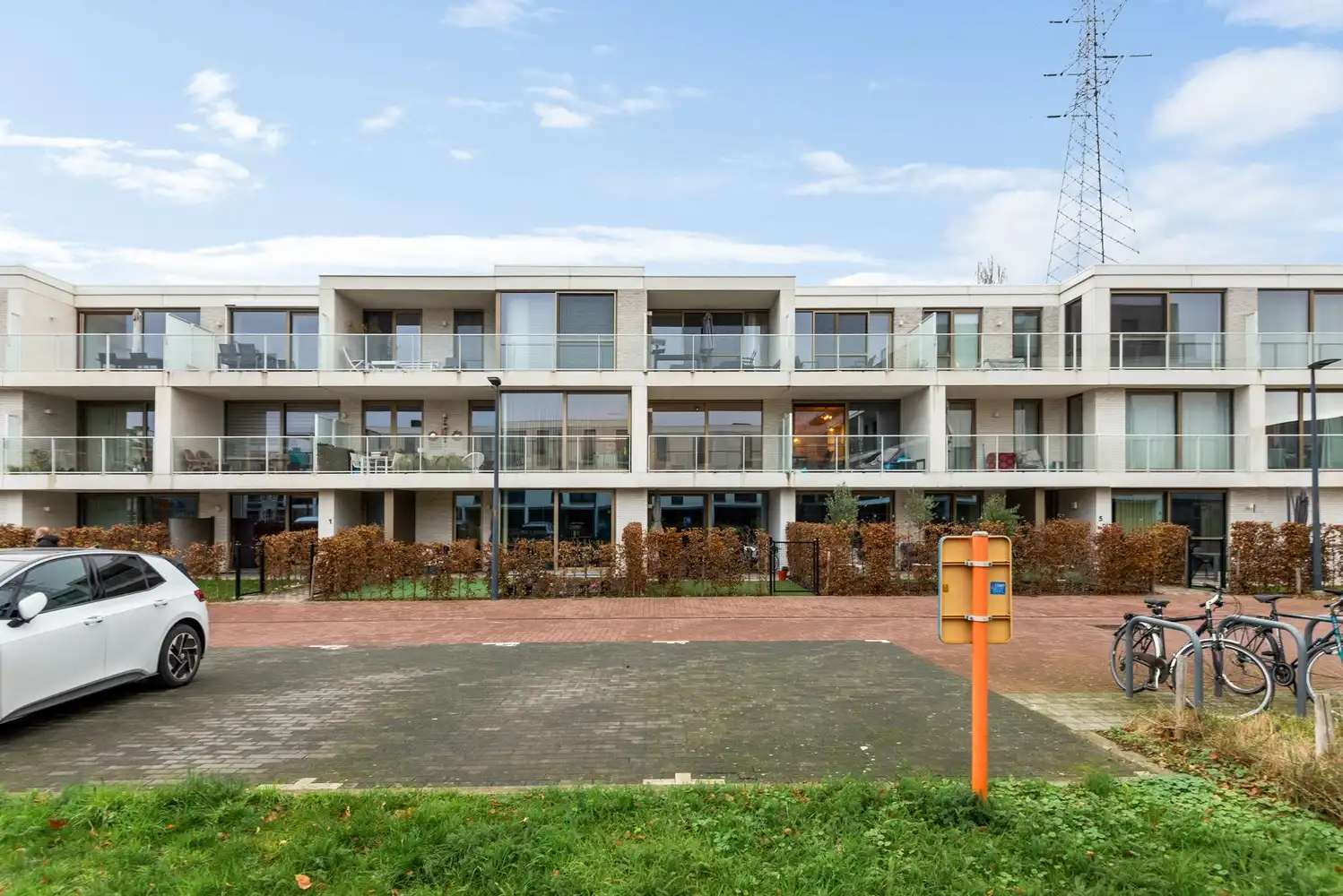 Modern appartement met 2 slaapkamers, terras & autostaanplaats op toplocatie in Lier! foto 16