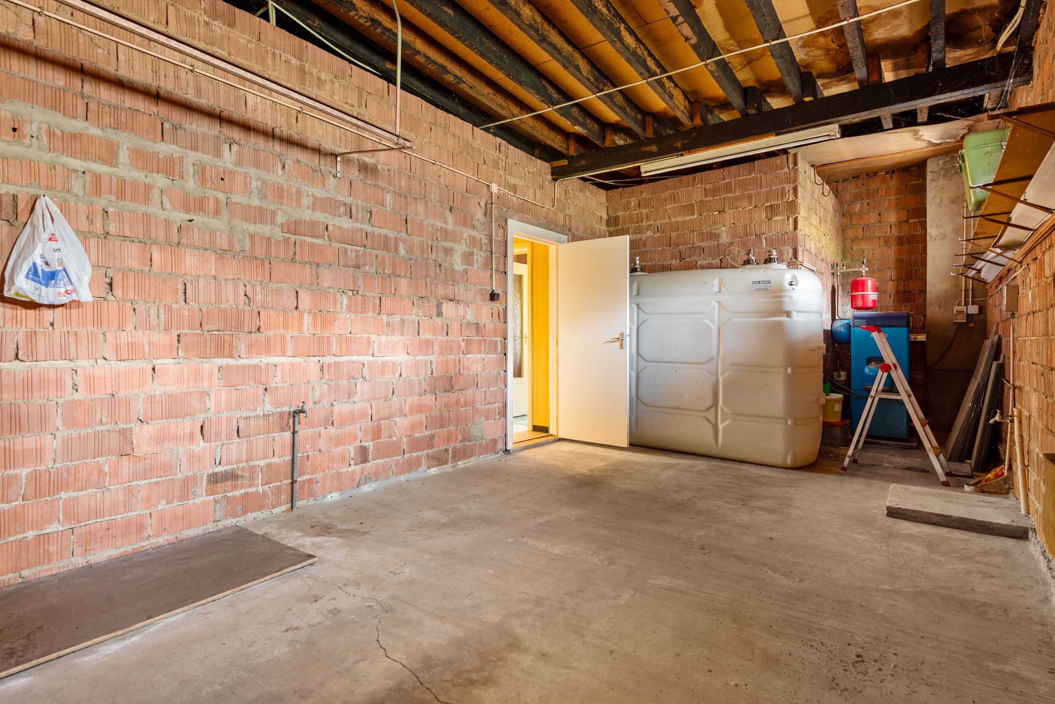Te renoveren woning met schuur foto 20