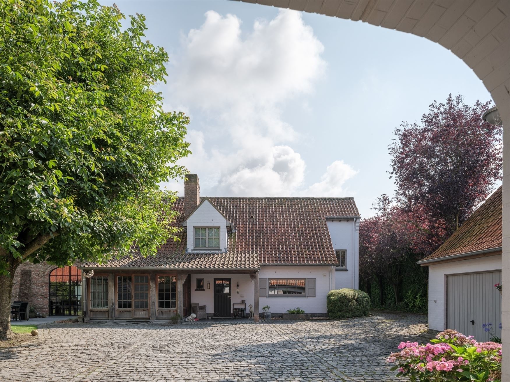 Romantisch landhuis met paardenstallen foto 3